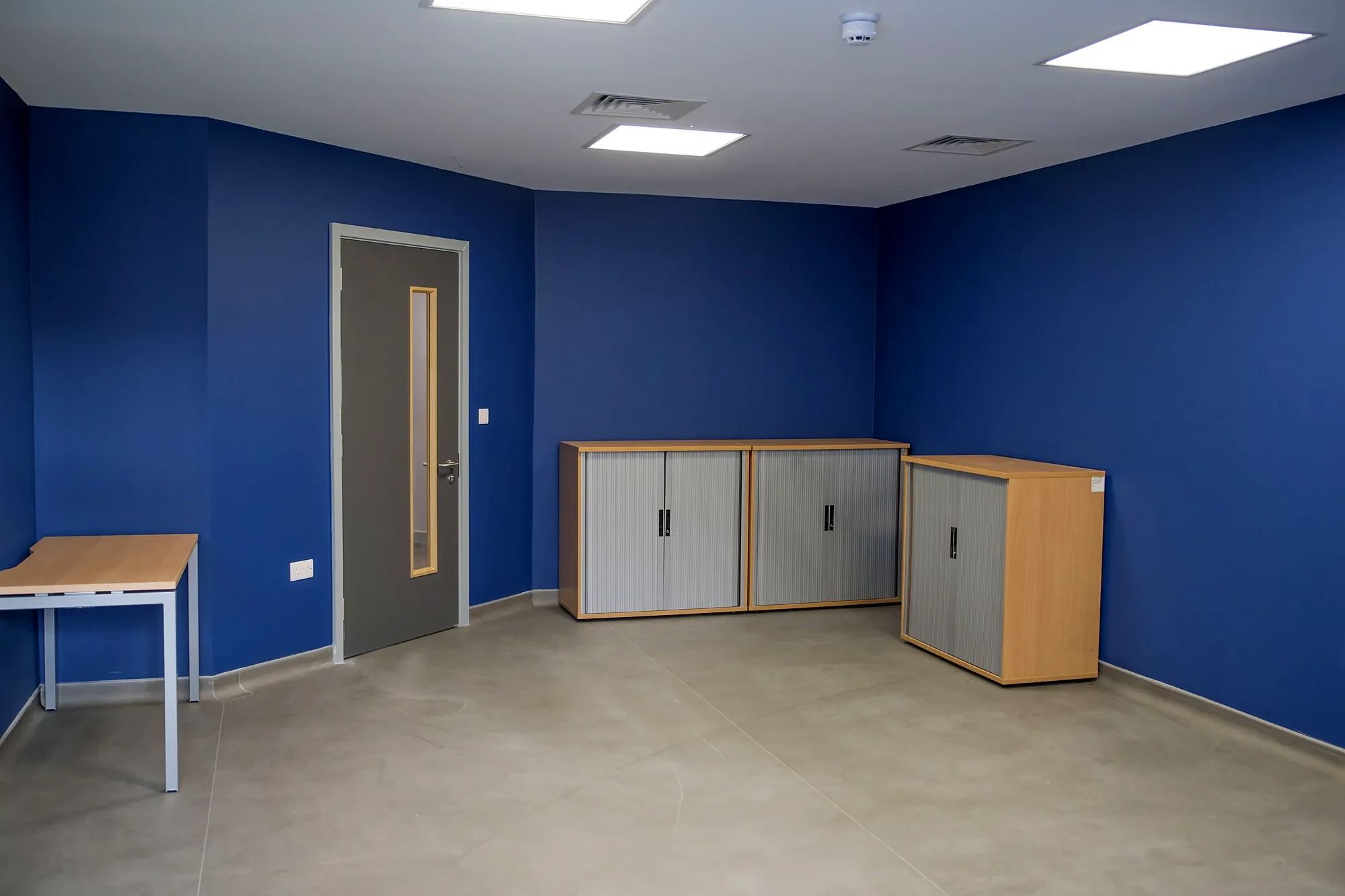 school-refurbishment-13-blue-office-storage.webp