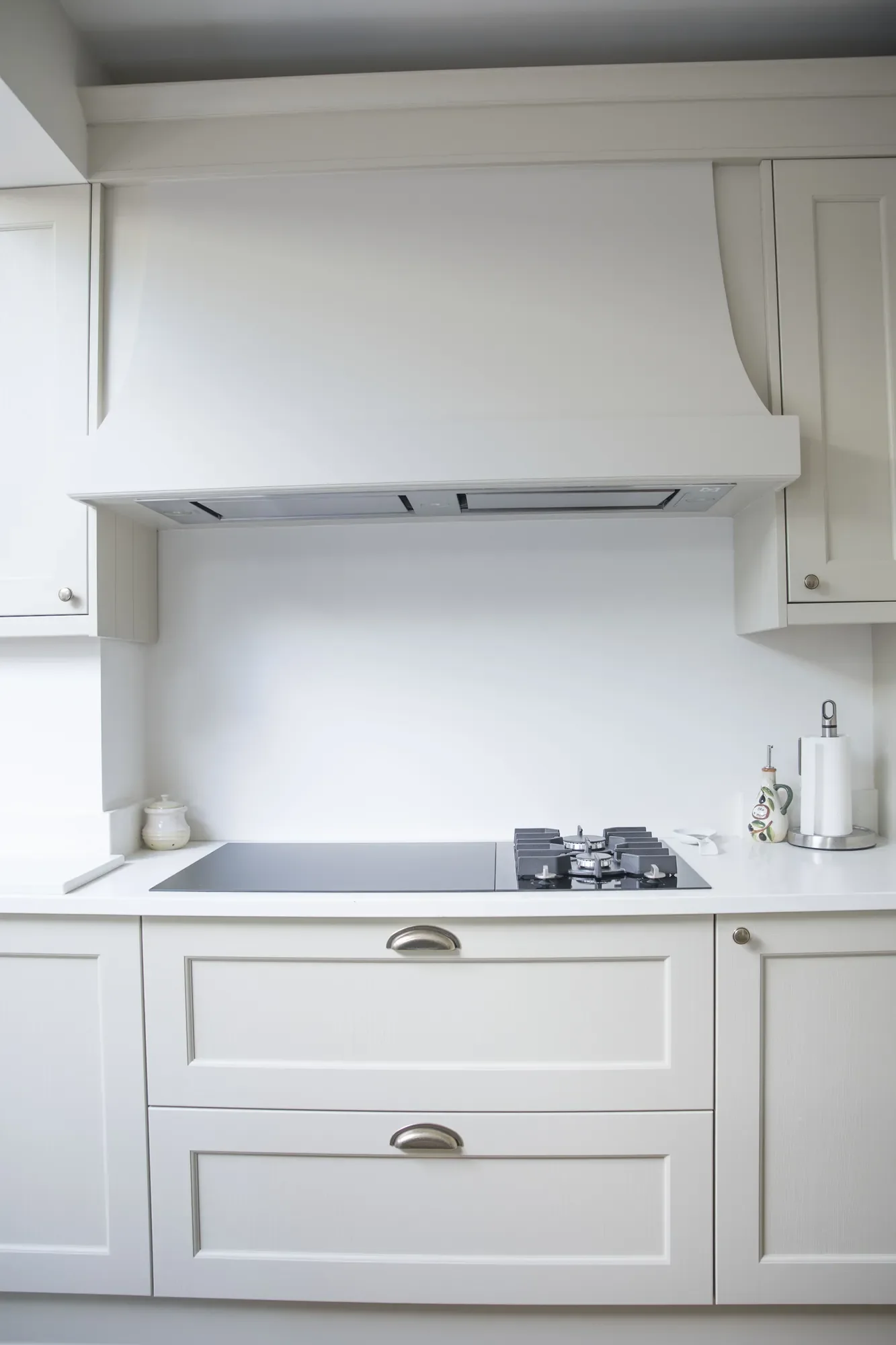 kitchen-extension-10-extractor-canopy-and-hob.webp