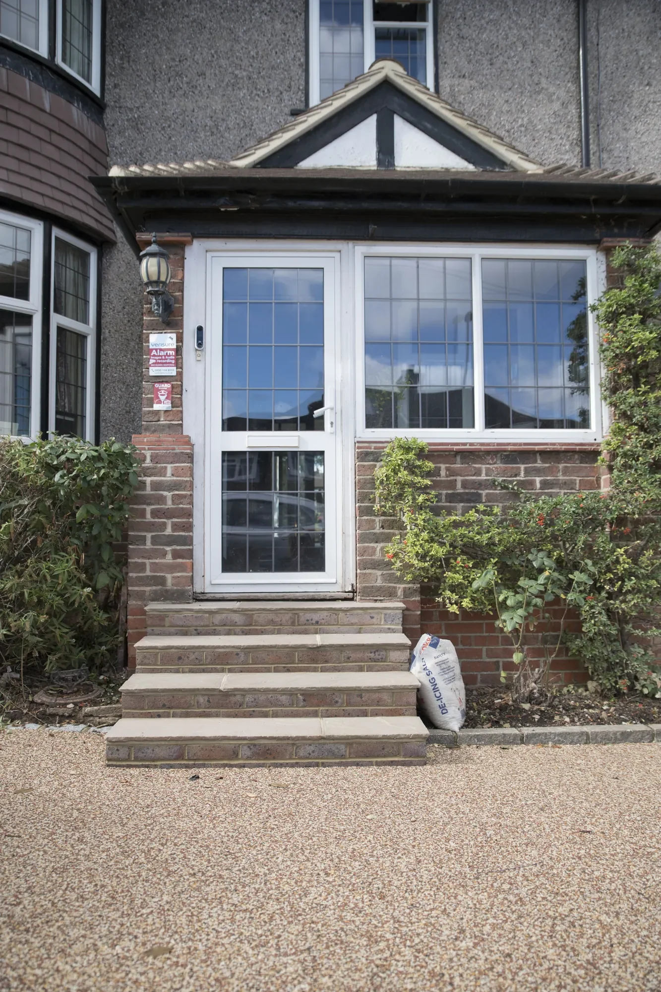 extension-landscaping-11-porch-steps-sandstone-treads.webp