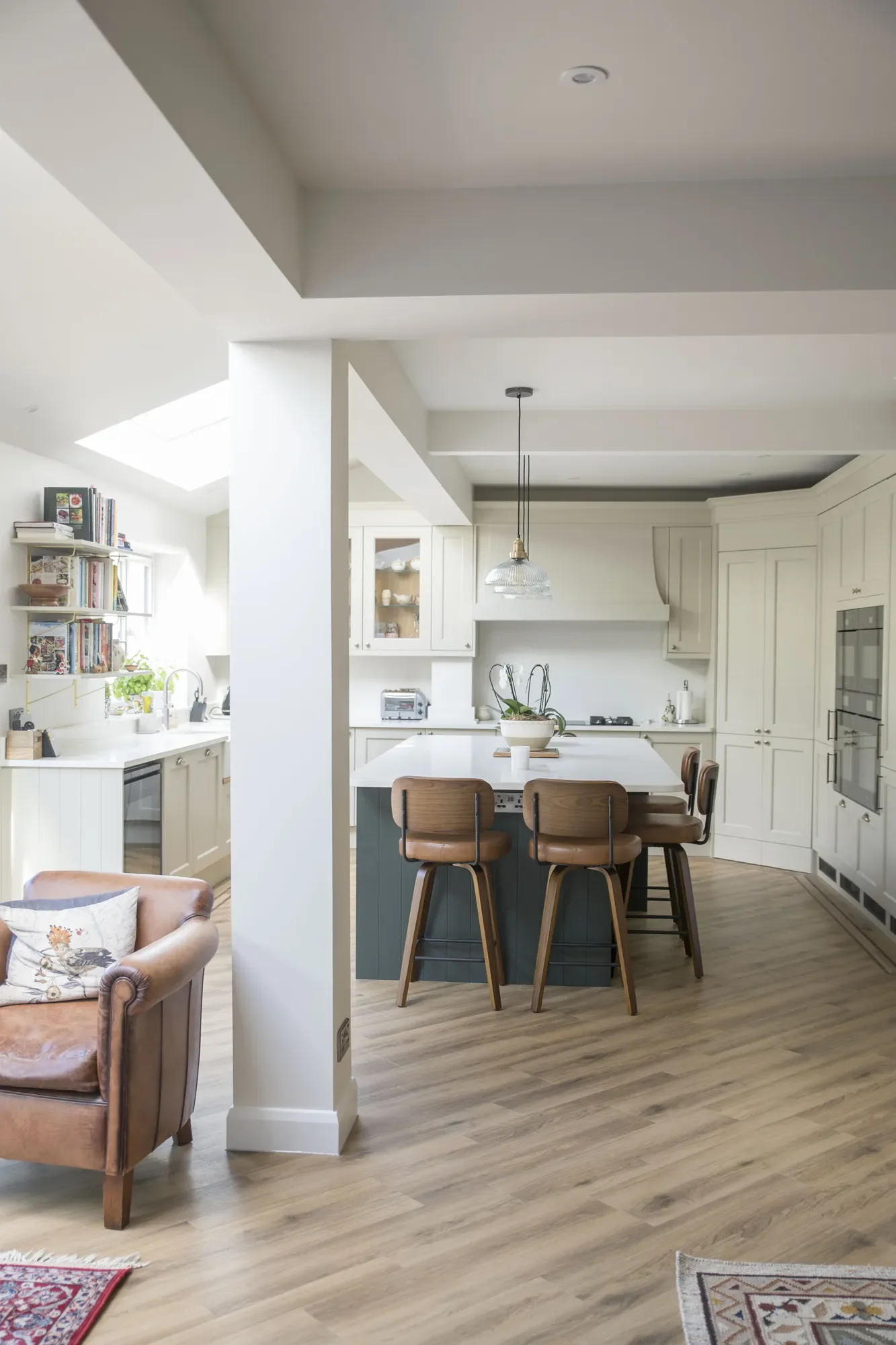 kitchen-extension-17-open-plan-kitchen-column-view.webp