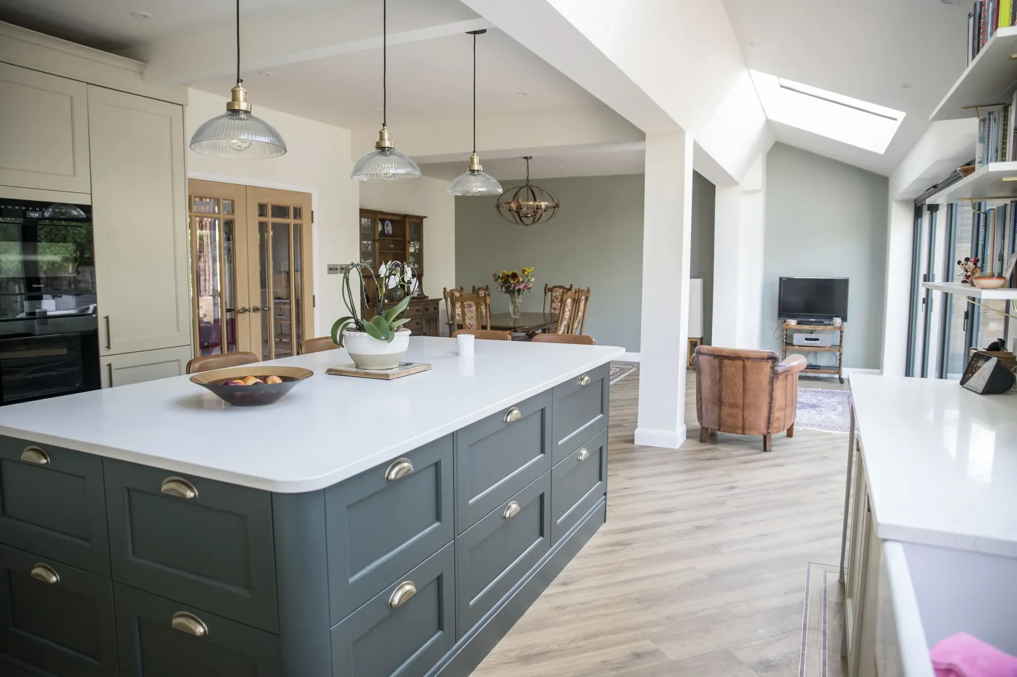 kitchen-extension-01-island-open-plan-view.webp