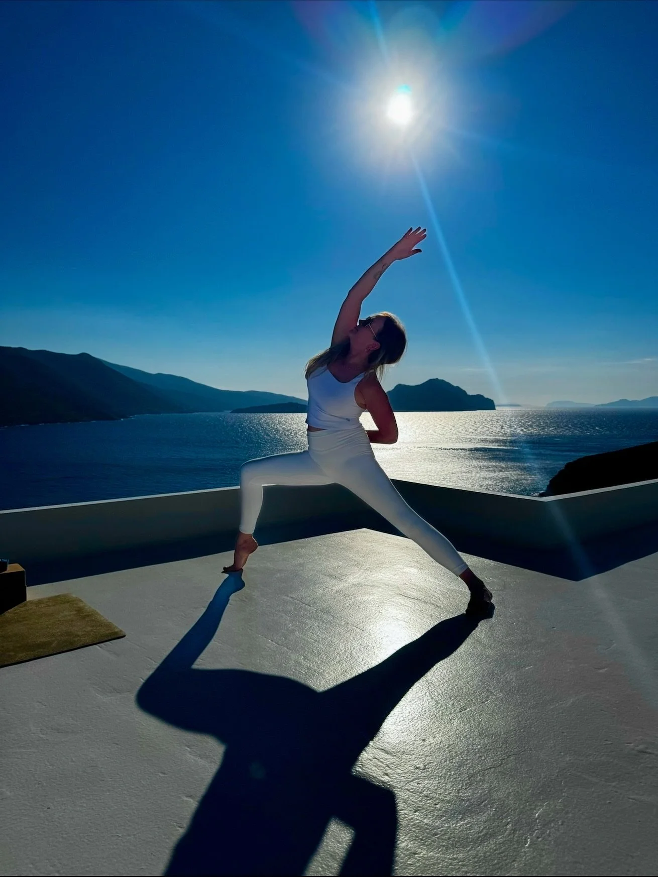 💙Be Happy on purpose💙
Go outside. Stretch your body. Read a story. Call someone you love. Sit quietly. Write your thoughts down. Drink clean water. Eat healthy food. Take deep breaths. Try something new. Say thank you often.
Follow the sunshine.
Da