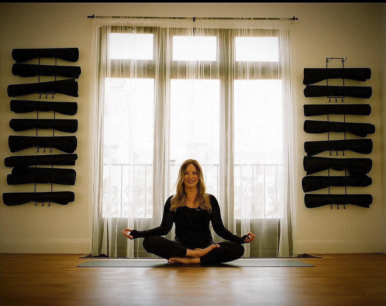 Sessions available Mondays, Thursdays and Fridays for Holistic Yin Therapy, Reiki, Reflexology, Aromatherapy, and my signature Synergy Sessions, each personalised to release tension, restore calm, and support emotional healing from the root. 

Sessio