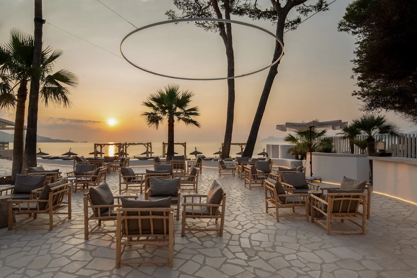 NU Mallorca Terrasse mit Abendsonne