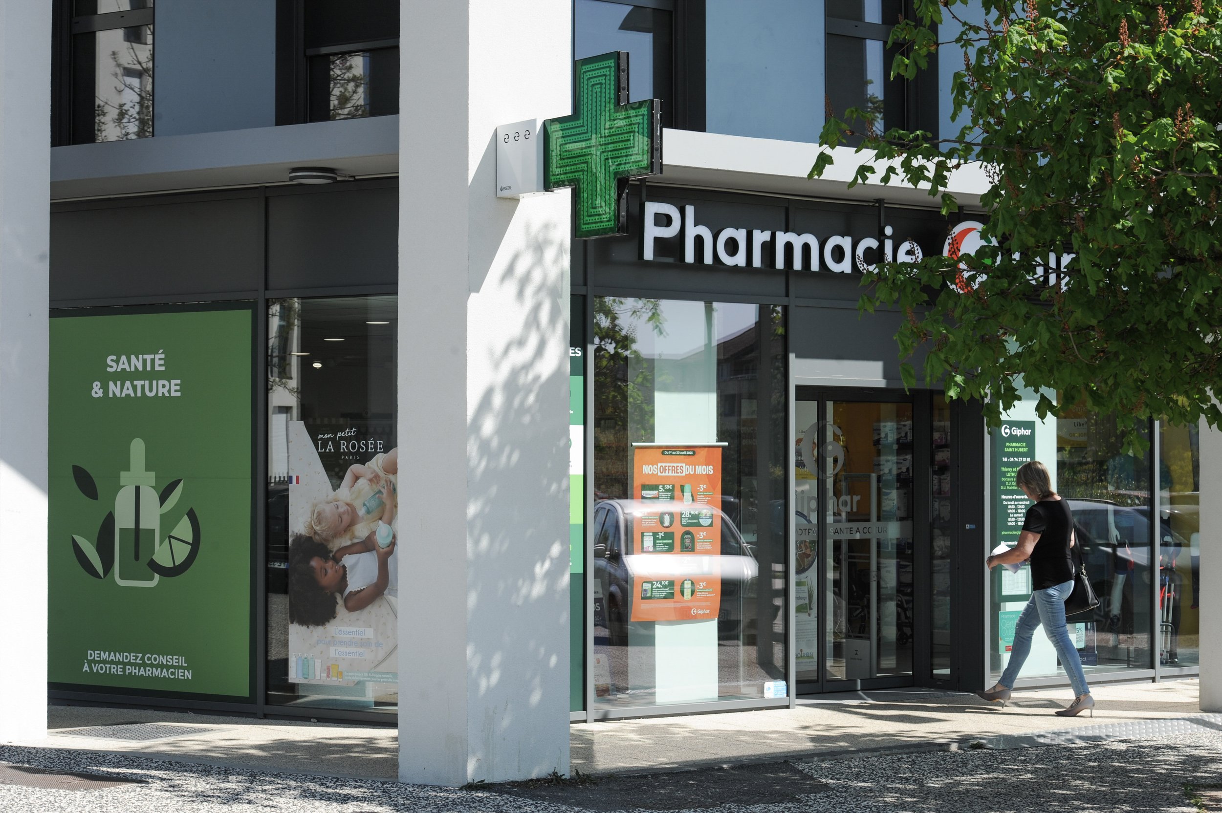 HL_ABENAZZOUZ_SERIE_REPORTAGE_PHARMACIE_059.jpg