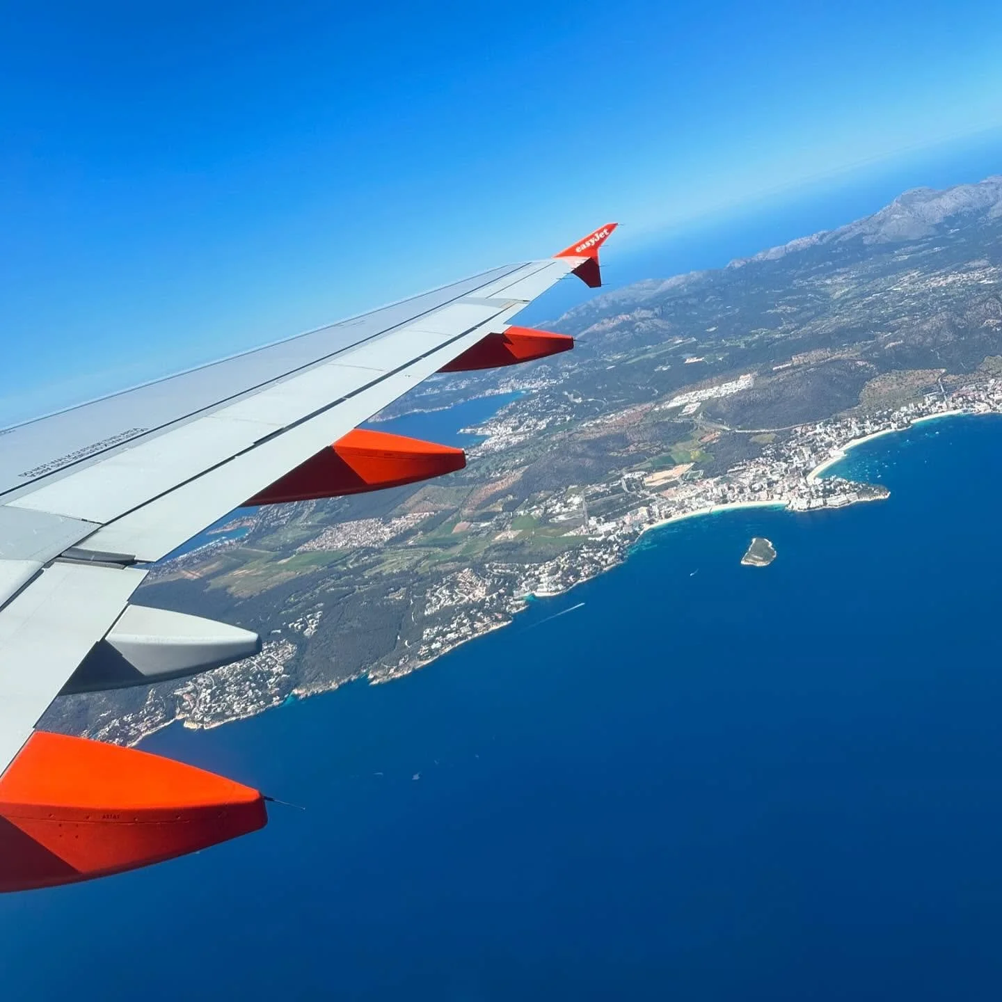 Milan bound, girl already wants to nip back to Majorca. Give me some travel advice or pls convince me to stay in Italy ❤️🥵