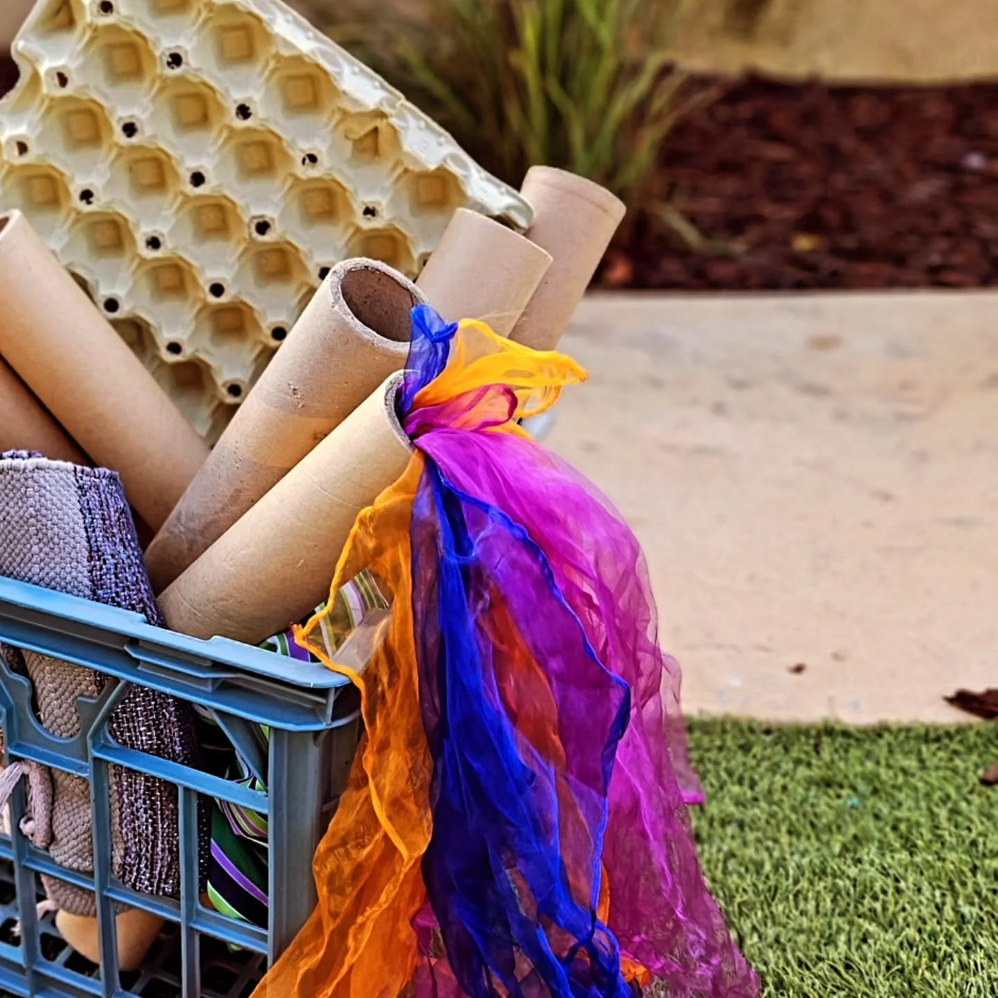 Splashes of colour. Silks to explore. Discovery awaits where Imagination runs wild ✨️ 

Creativity is calling and your next Incursion is here ✋

#perthchildrensactivities #perthearlylearning #earlylearningcentreperth #outdoorlearning #Perth #educator