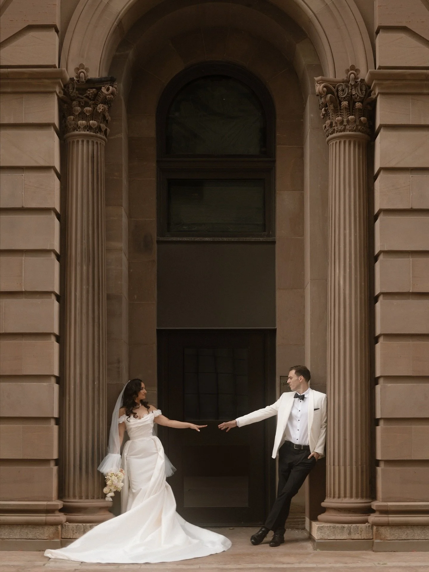 showcasing the end of august weddings the only way I know how &mdash; with the juiciest gallery preview 🙌🏻 

this day was everything &amp; more. the details, the dress, the veil, the team, the florals, the endless hype from the guests. @seriouslyal