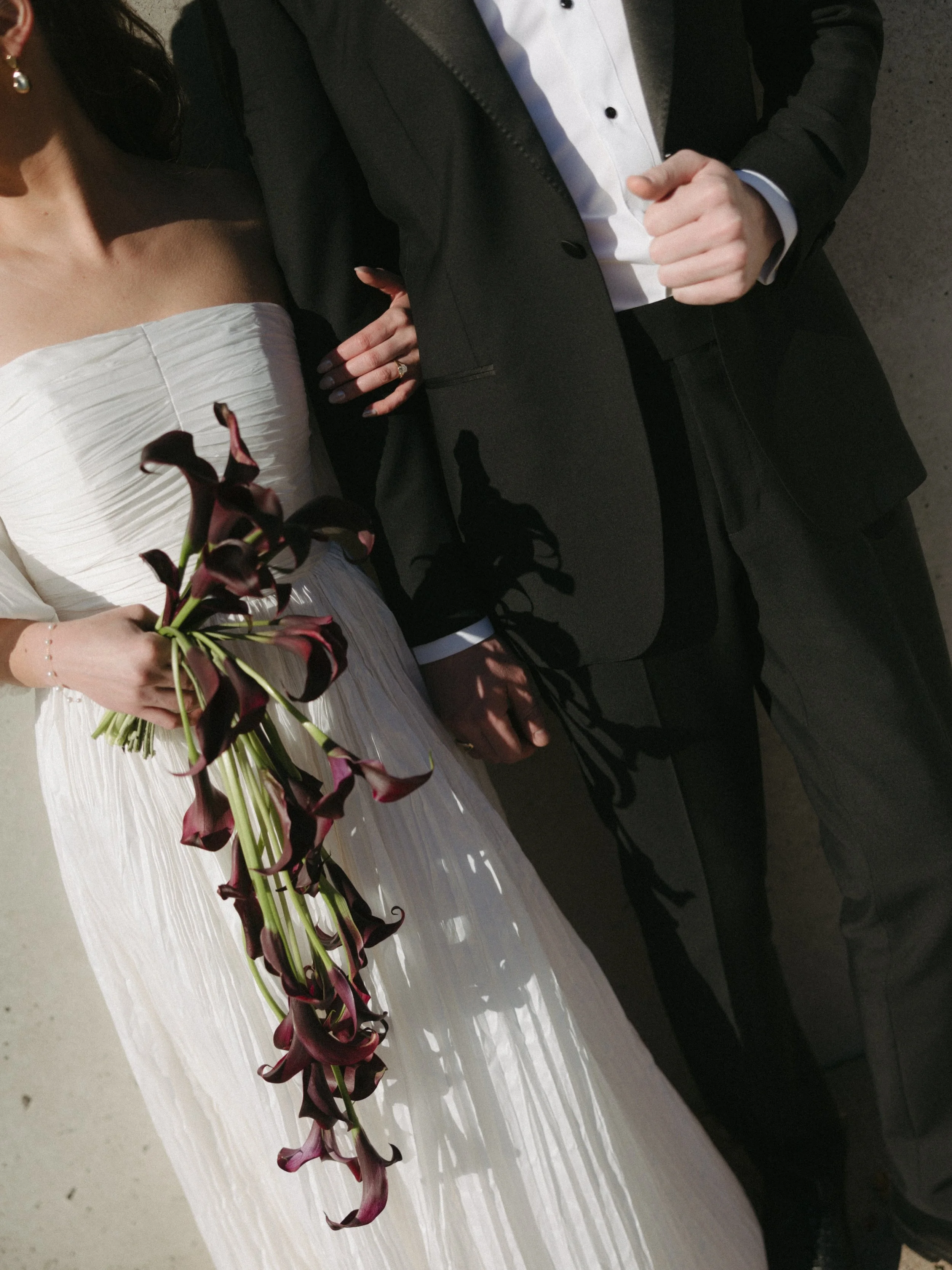 winery weddings have my heart ☁️🍂🤎

Wedding Coordination | @meaghanmacweddings_ 
Venue | @lwwines 
Photography | @jwellsphotography 
Florals | @flowerstreetflorist 
Cake | @smallbatchbakeryhfx 
Music | @finetuners 
Hair | @robynnlloy @maxwell.shani