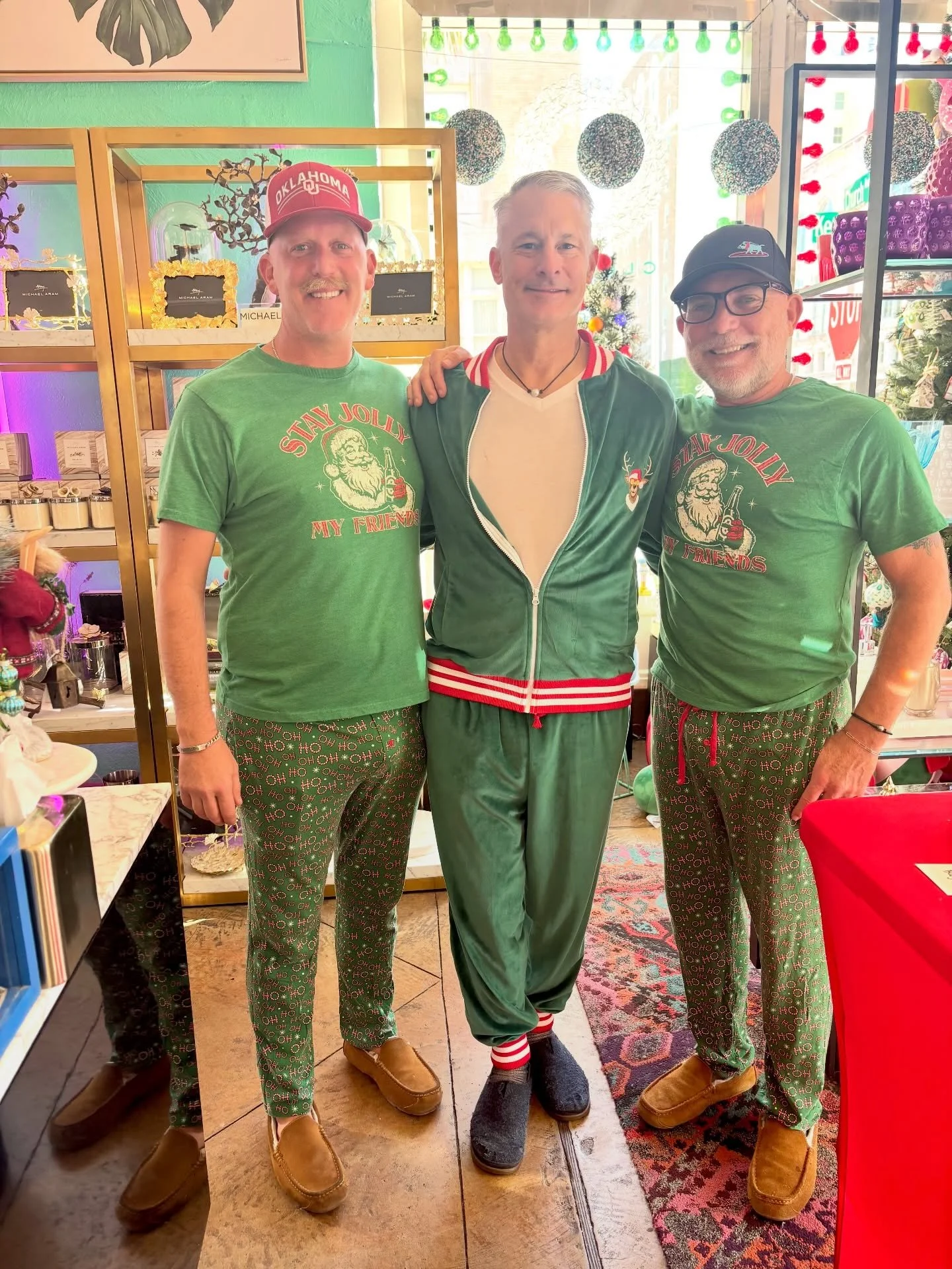 Black Friday started early here!! We are ready and waiting to help you find your new favorites. ✨🧚🏼&zwj;♀️From must-have picks to limited-time deals &mdash;let the shopping begin! 

#blackfriday #lunahomeandgifts #galveston #christmastime #pjsets