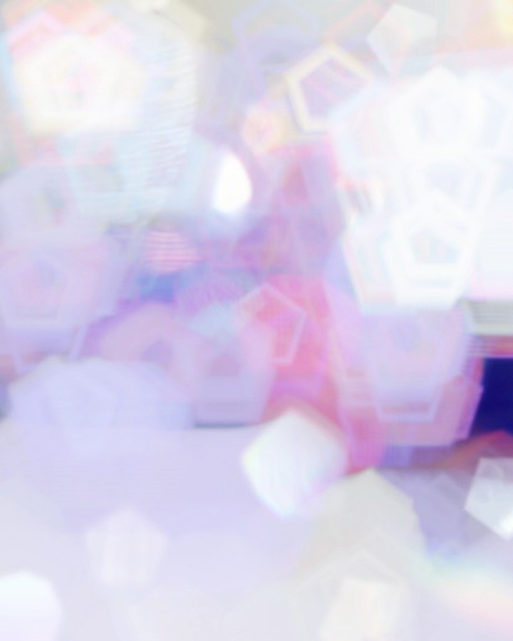 🎄Five days till Christmas! 🎅🏼 
The countdown is on! Last-minute shopping, festive meals, family gatherings and lots of cheer are just around the corner.

#christmas #lovechristmastime #love #lunahomeandgifts