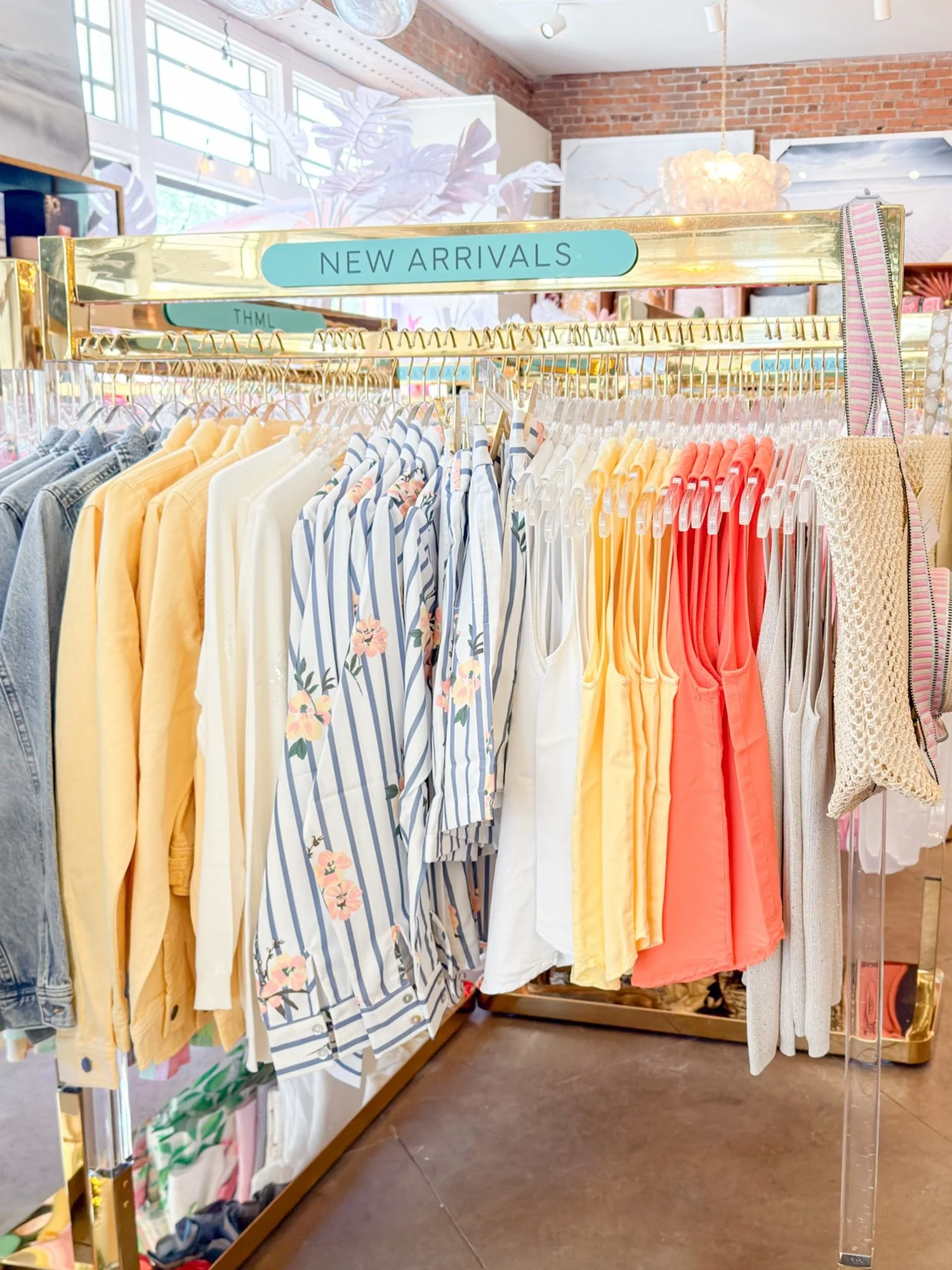 Fresh new arrivals are filling the shop✨🤗

#lunahomeandgifts #galveston #newarrivals #boutiqueshopping