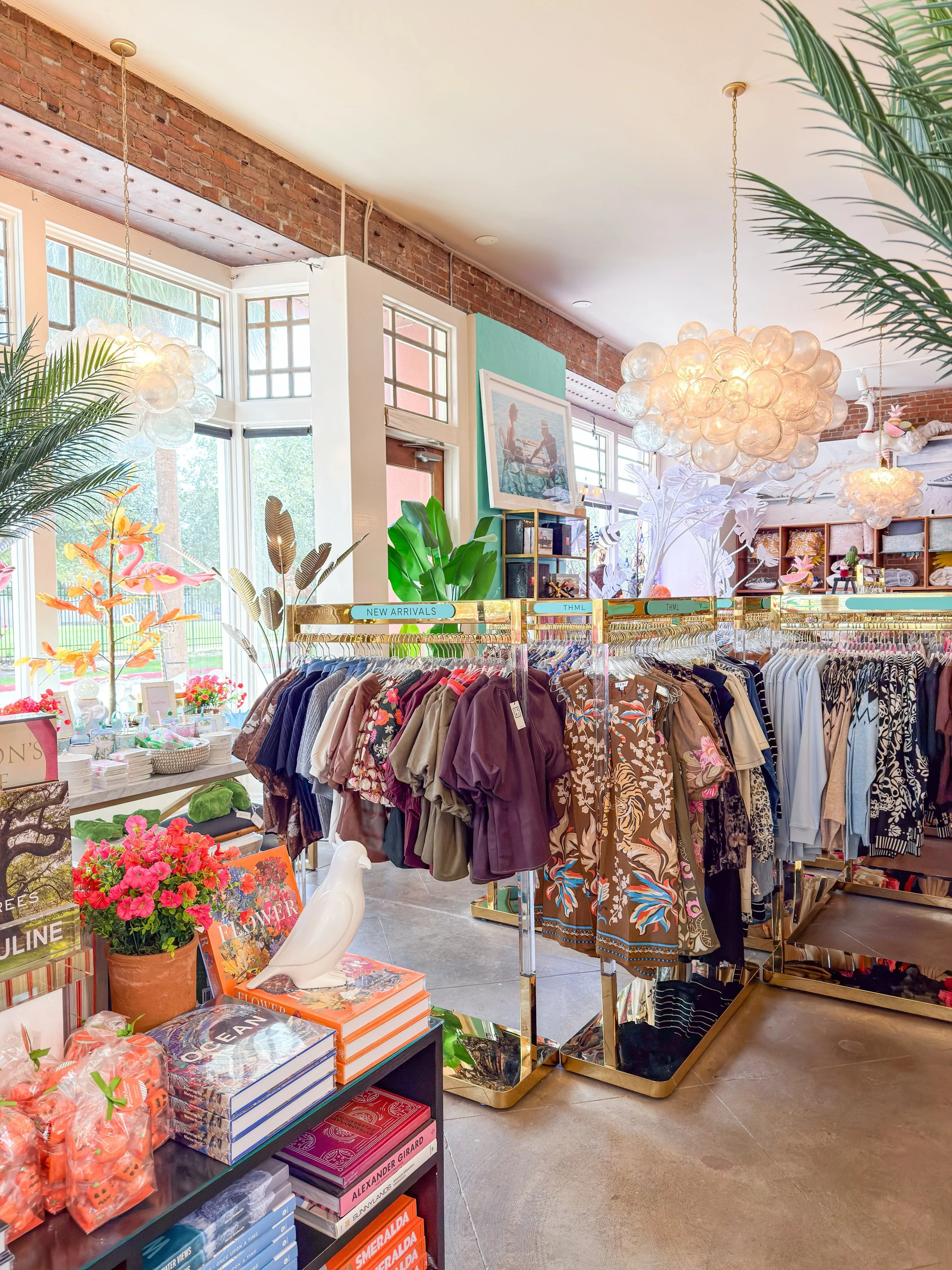 Good Morning Galveston ☀️ 

We&rsquo;ll be open soon! It&rsquo;s a perfect Saturday to come wander around, see what&rsquo;s new, and find a little something you love 💕✨

#lunahomeandgifts #boutiqueshopping #shoplocal #galveston