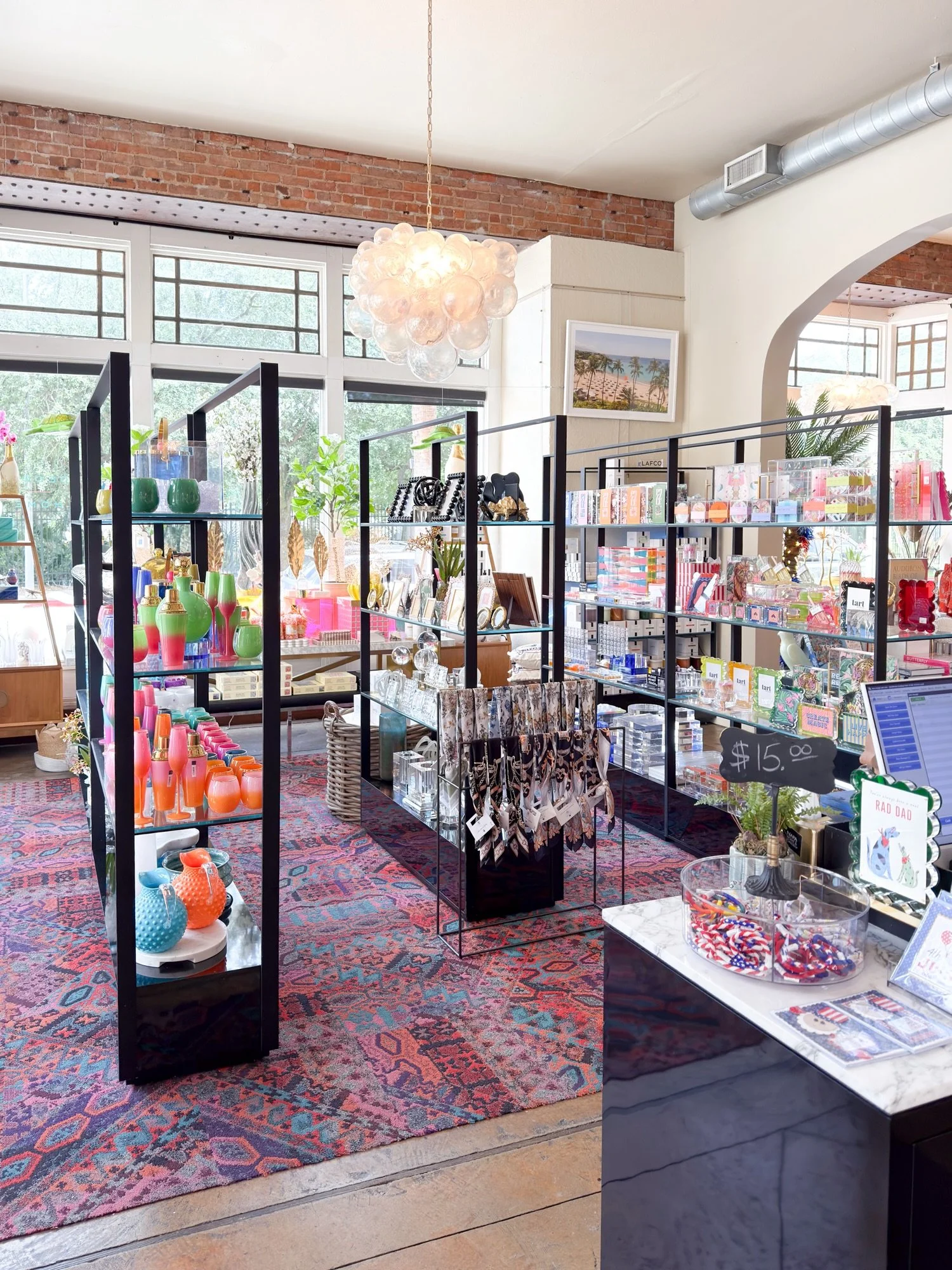 Weekend plans? Start with a stroll through Luna. You never know what you&rsquo;ll fall in love with! ✨🛍️

#boutiqueshopping #lunahomeandgifts #galveston #weekend #