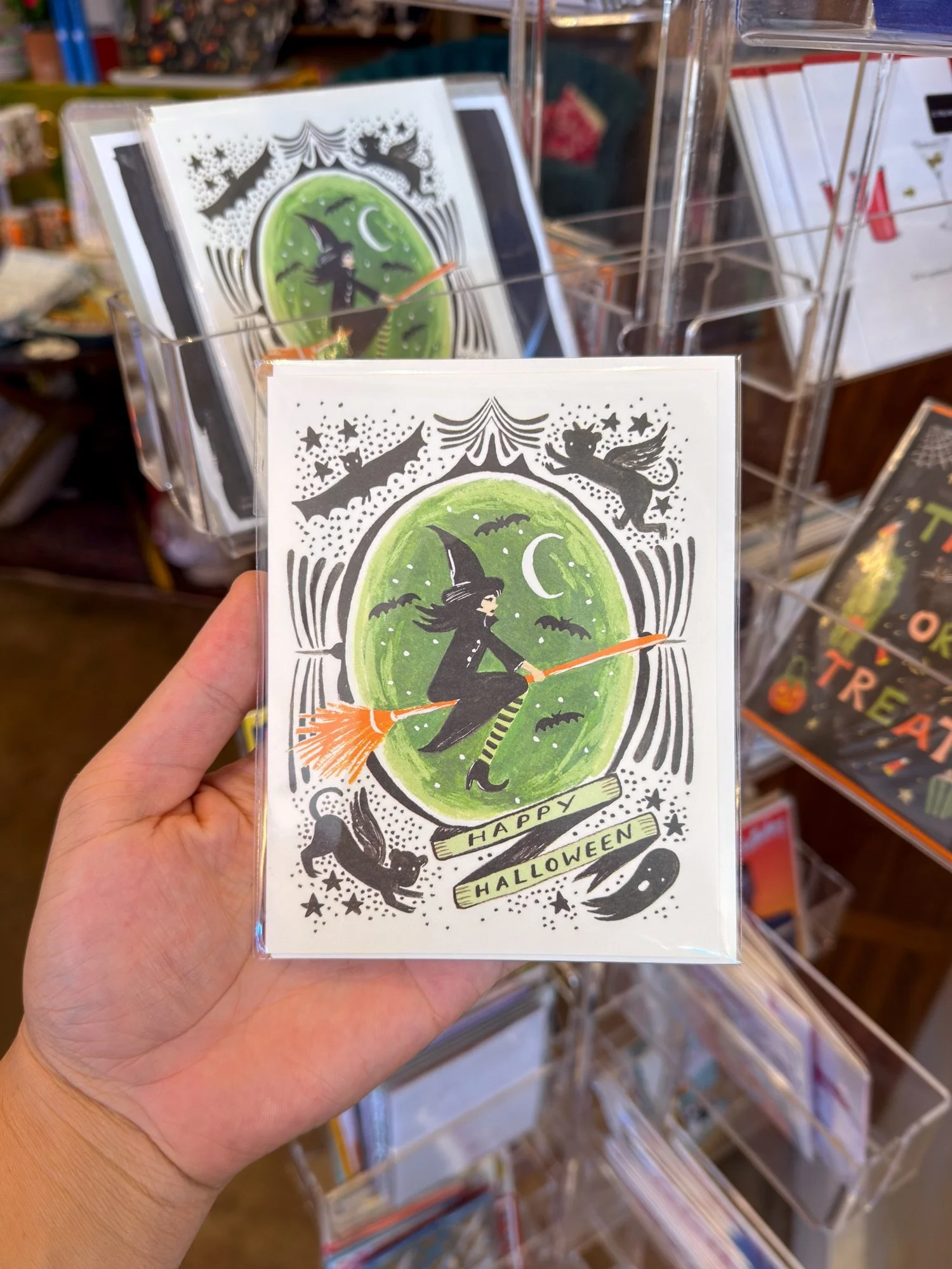 Spooky vibes only 👻✨!

#haloween #halloweenshopping #spookyseason #lunahomeandgifts #galveston