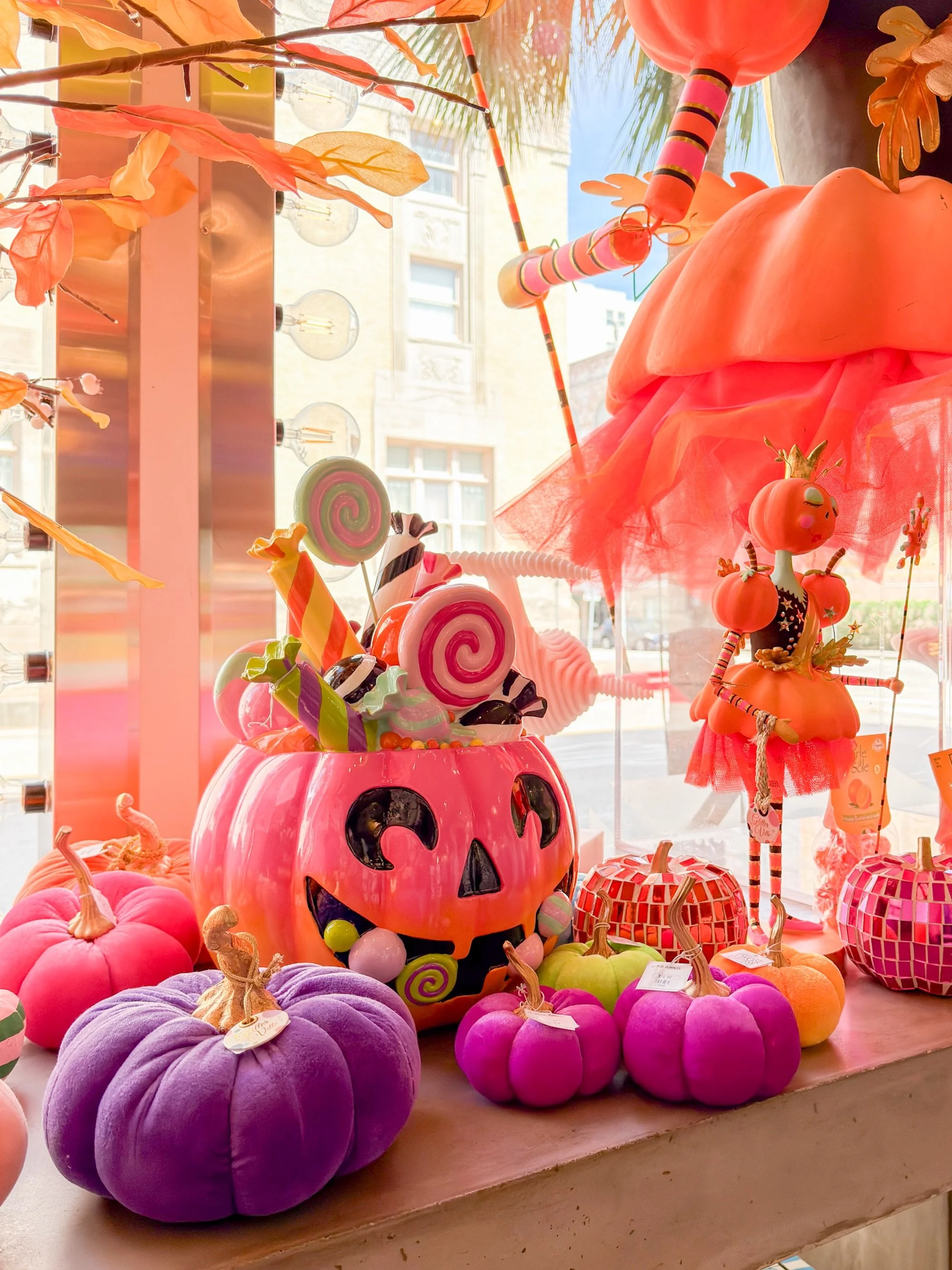 Adding a little Halloween charm to your feed! 🎃👻✨

#lunahomeandgifts #halloween🎃👻 #spookyseason #galveston