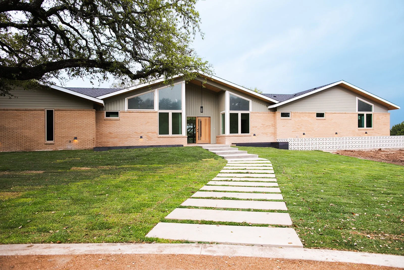 Mid-Century Modern Elegance