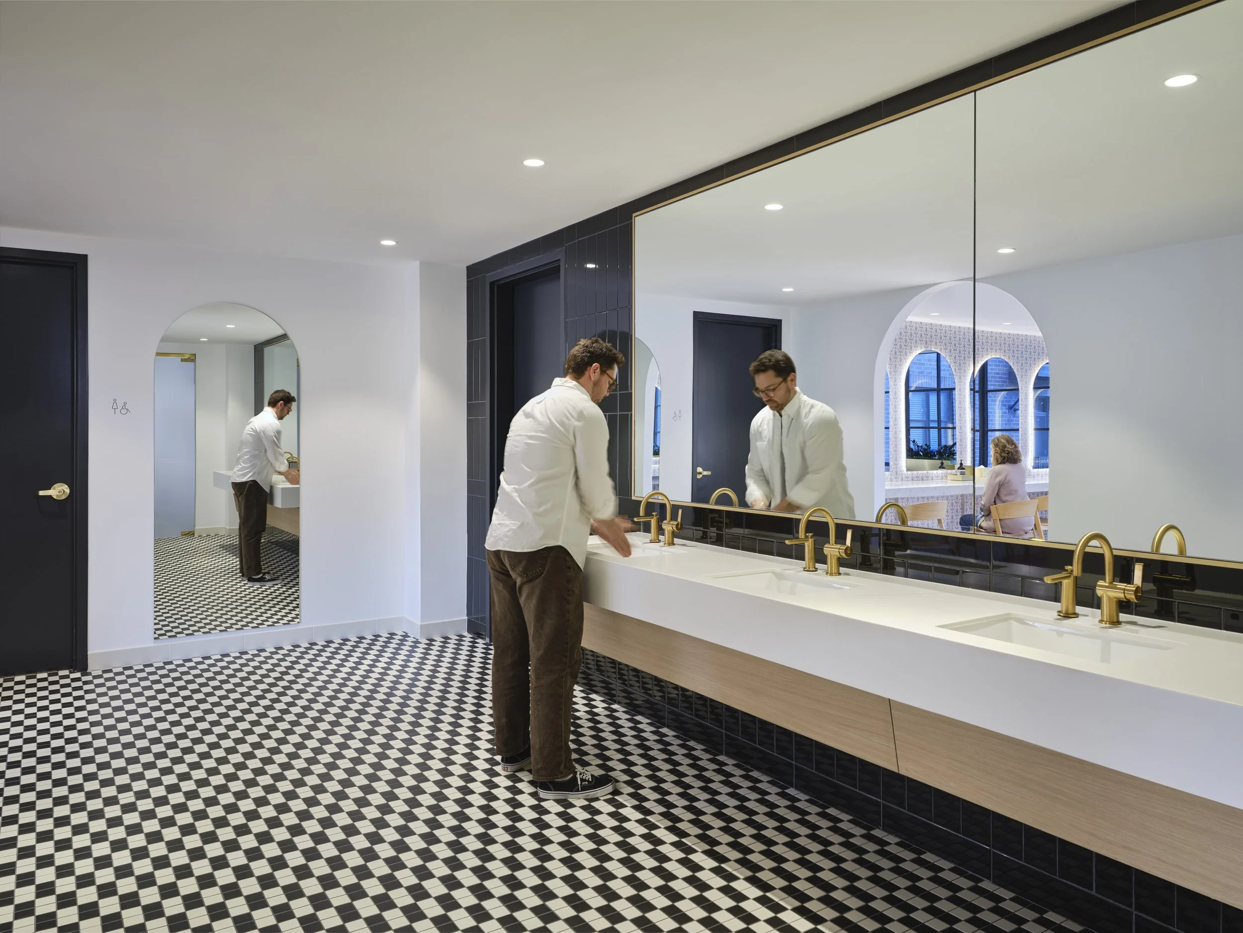 MOHAWK SHOWROOM_62525_18-Ver 2.jpg
