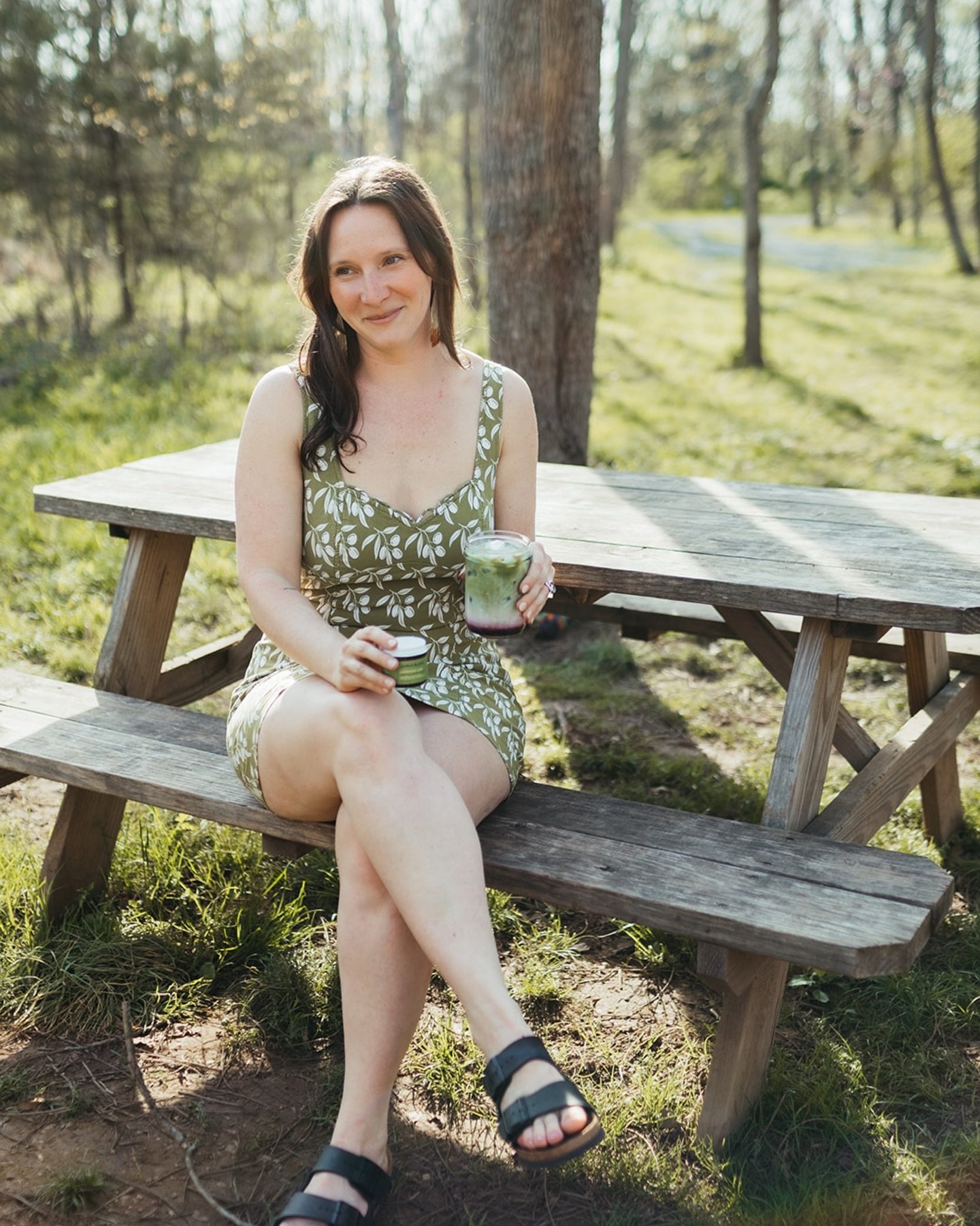 Last year I had the privilege of taking branding photos for @pastureandpetal and I&rsquo;m still 100% obsessed with these images! 

Brynn wanted bold, colorful and alive imagery to represent her vibrant brand&hellip;I&rsquo;d say we freaking nailed i