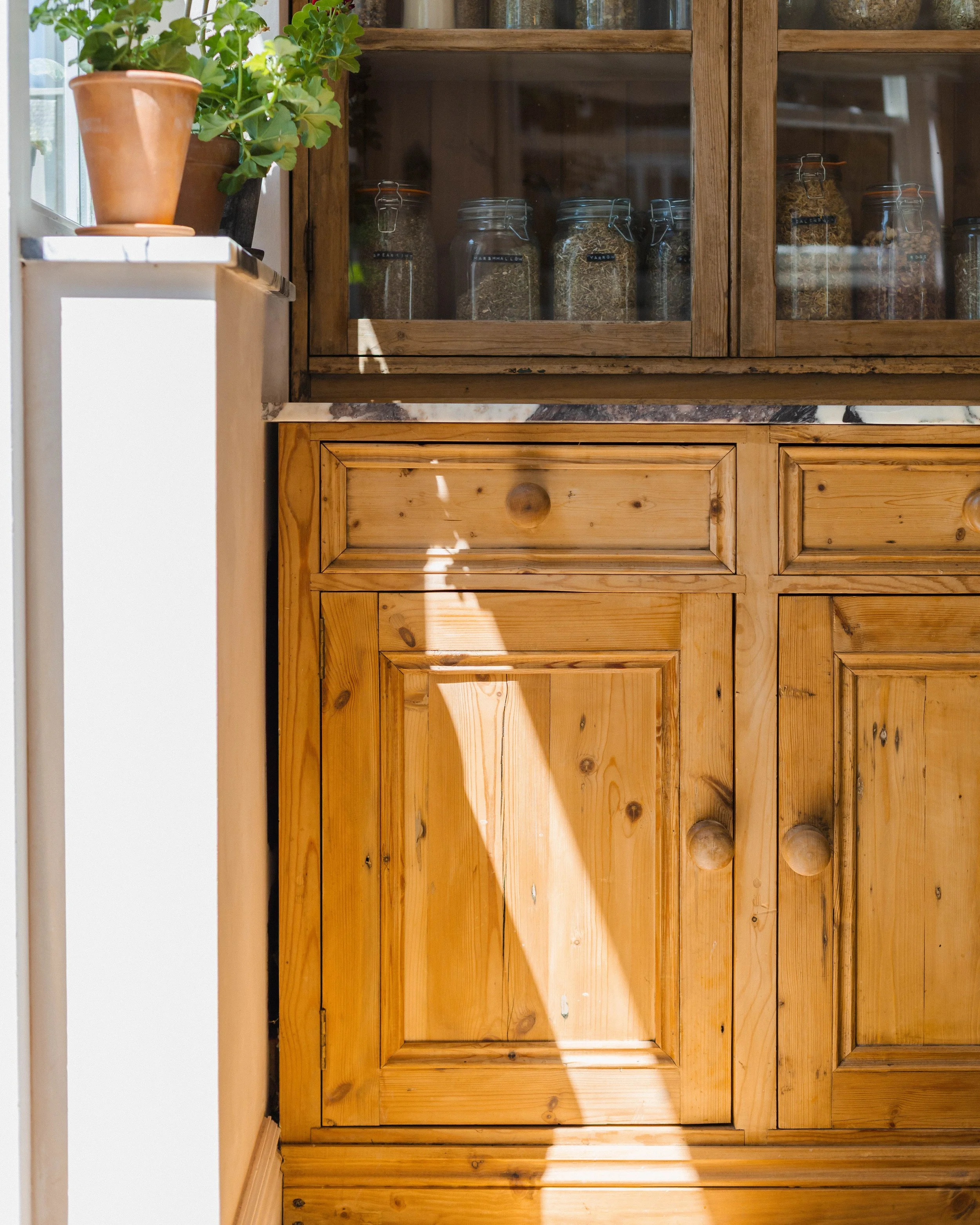 AlexMerzPhoto-HOHKitchenLivingRoom-90.jpg