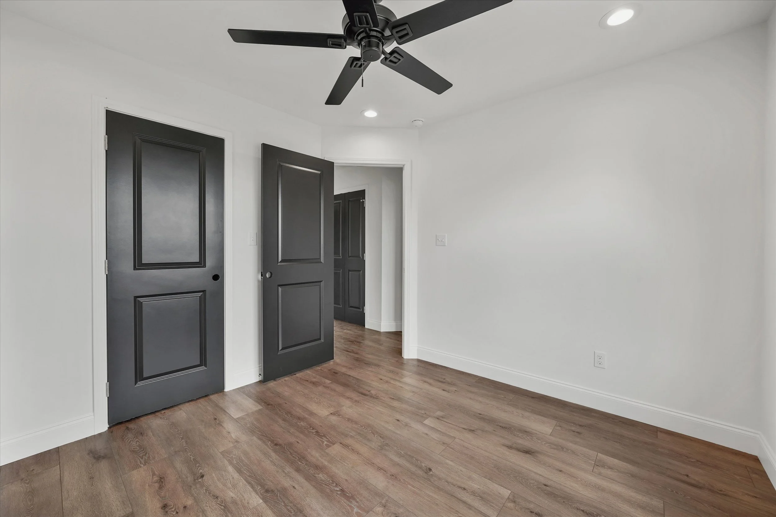 27-106 S Front St 02.jpg