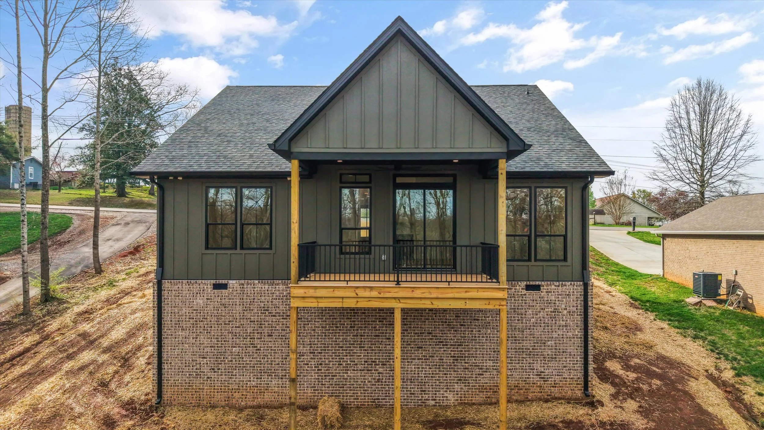 32-3646 Big Springs Rd 05.jpg