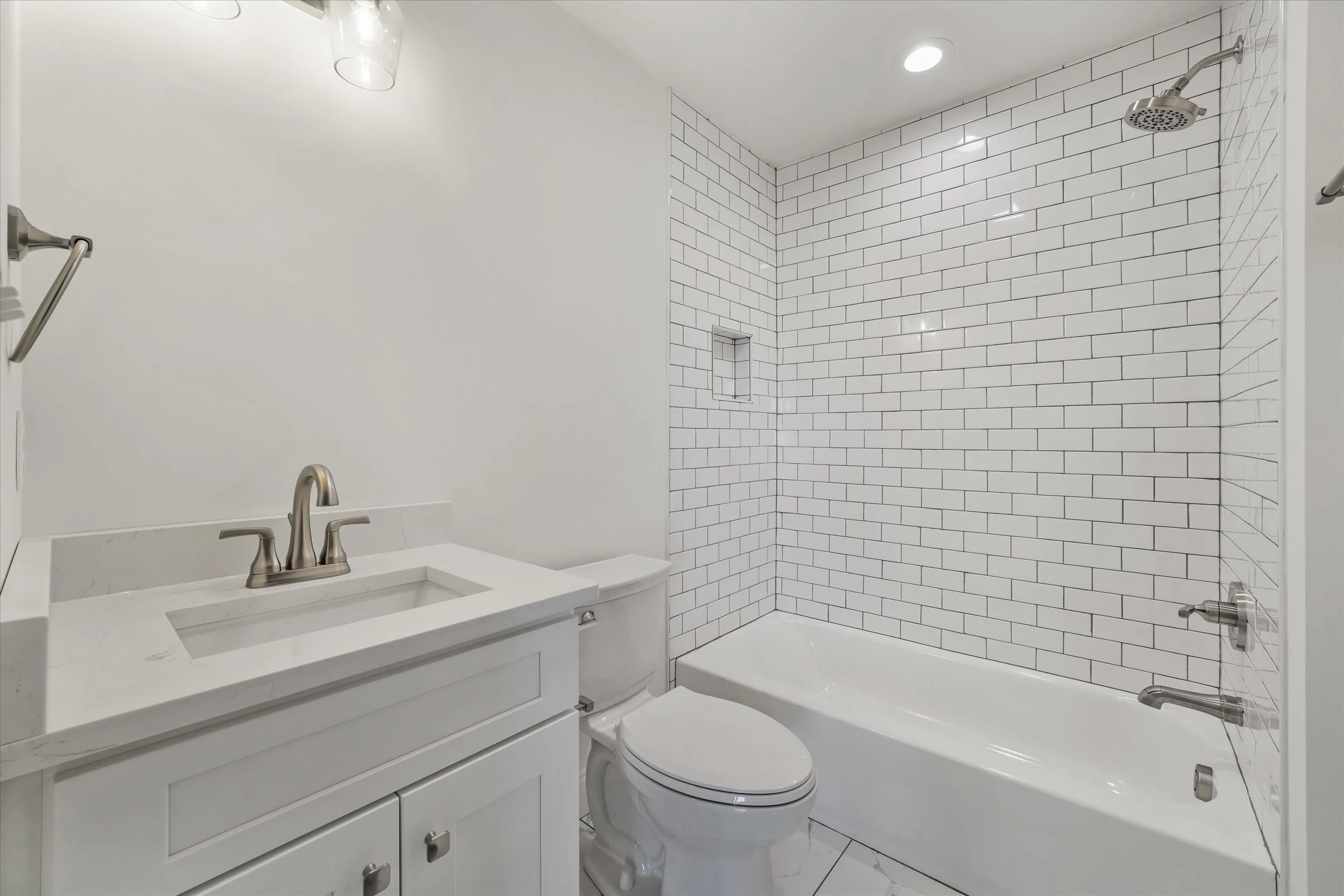 30-106 S Front St 05.jpg