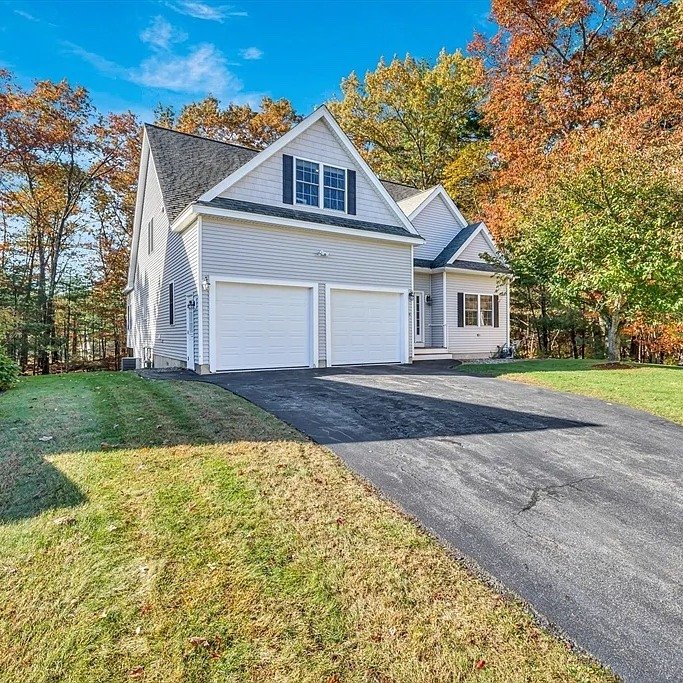 10 Dickens Lane, located in Tyngsborough, MA is a 55+ community with great amenities. This 3 bedrooms, 3 bathroom, has a newly remodeled kitchen, and so much open space! With an HOA in this community there are trash removal services, as well as yard 