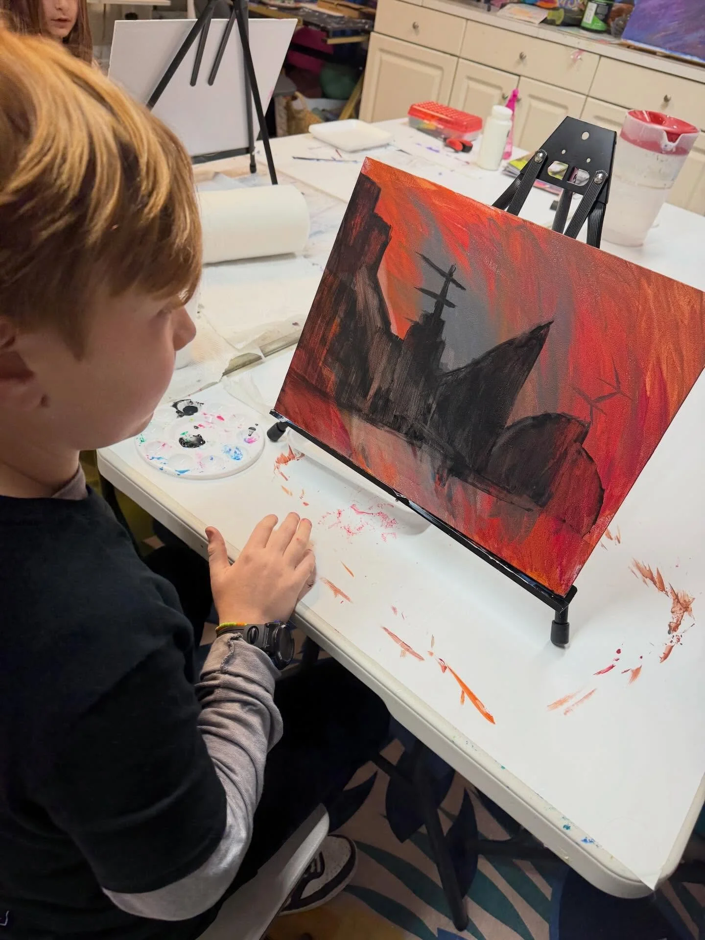 Skylines part two!! This Thursday, art explorers are working on adding in the first layer of buildings to their mixed media pieces! Is art your kids passion? Join our small group classes to find out! #westonkids #artexplorers #mixedmedia #kidsart #we