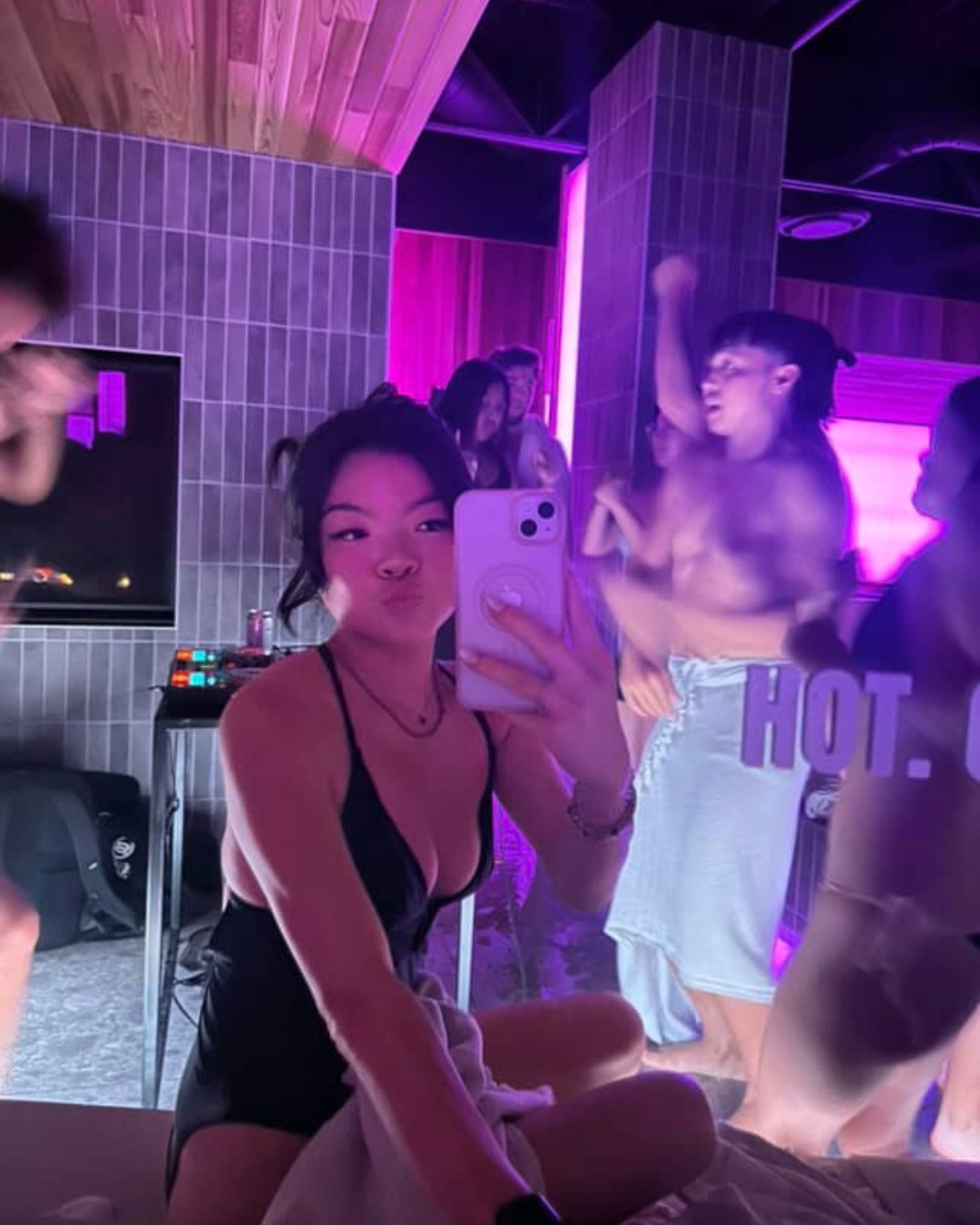 Hot + cold therapy, social edition. These are the moments PRML is built for. 💜

Wanna throw your next party at PRML? We&rsquo;re now open for event bookings. DM or hit us at marketing@rumbleboxing.com
for details.

#PRML #HotColdHuman #SocialWellnes