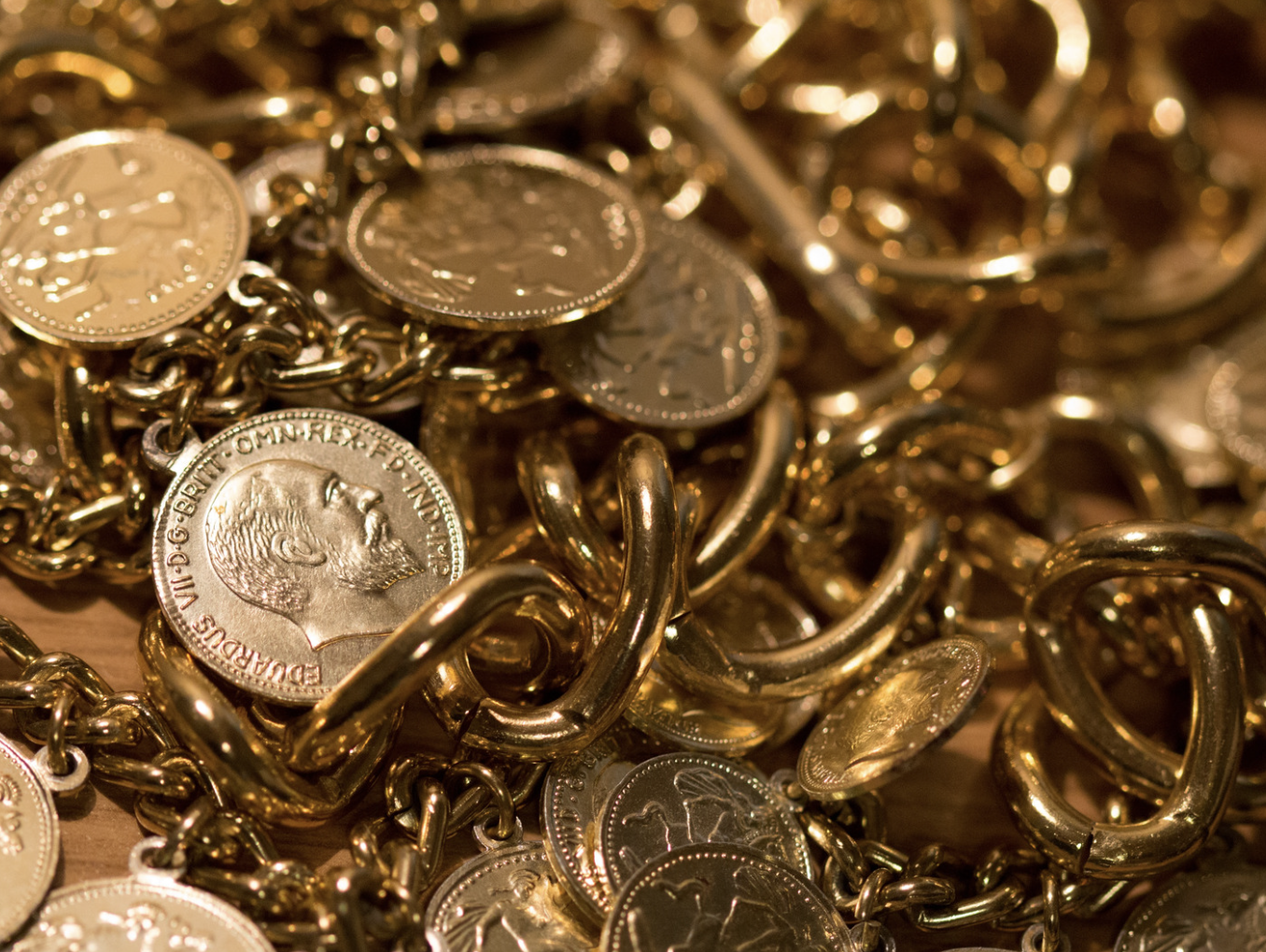 ORO, OROLOGI E HARD ASSET