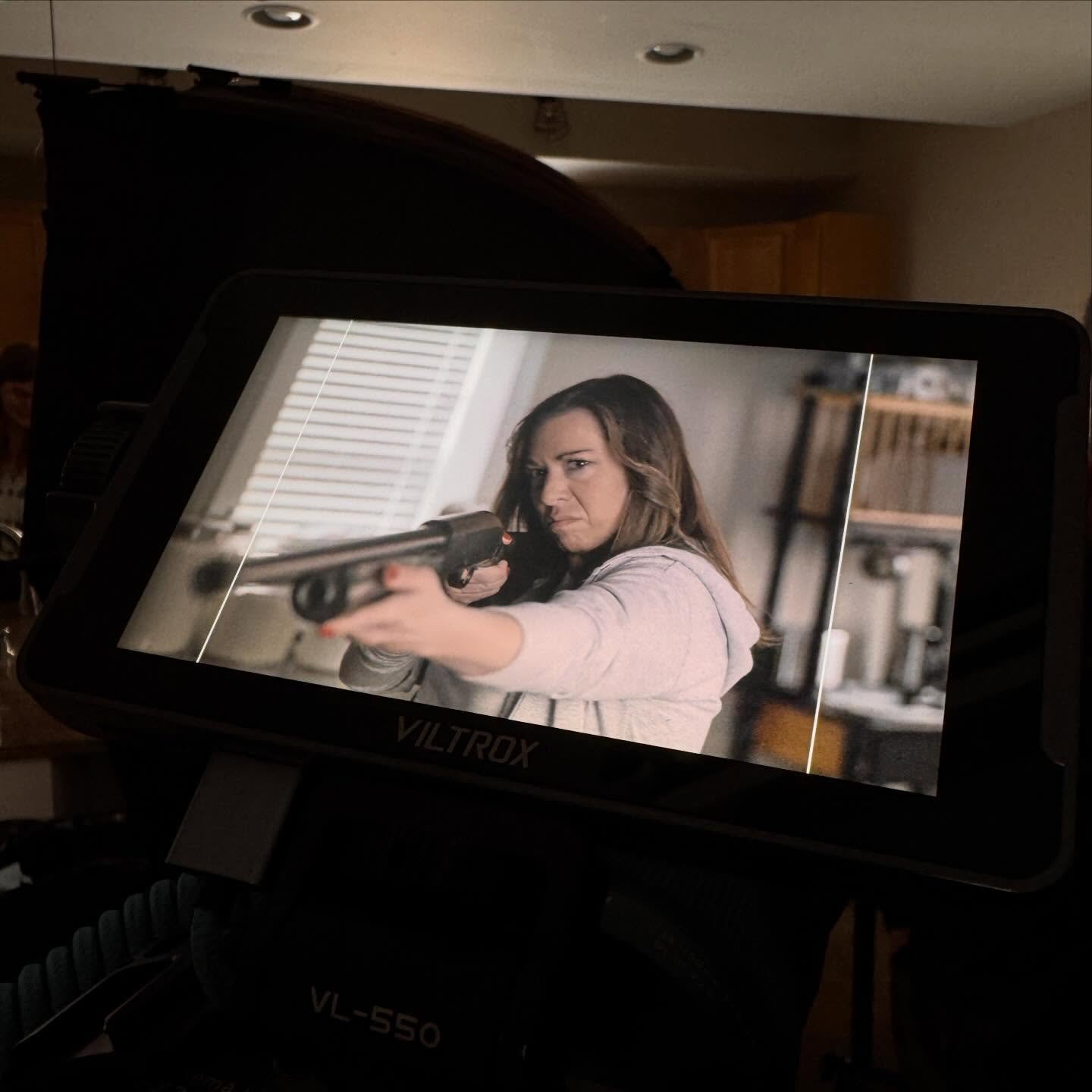 Great weekend working on a feature. Like me, my character will do whatever it takes to protect her daughter! 💕🎬

#actorslife #behindthescenes #MomLifeUnfiltered #workingactor #bookedandbusy