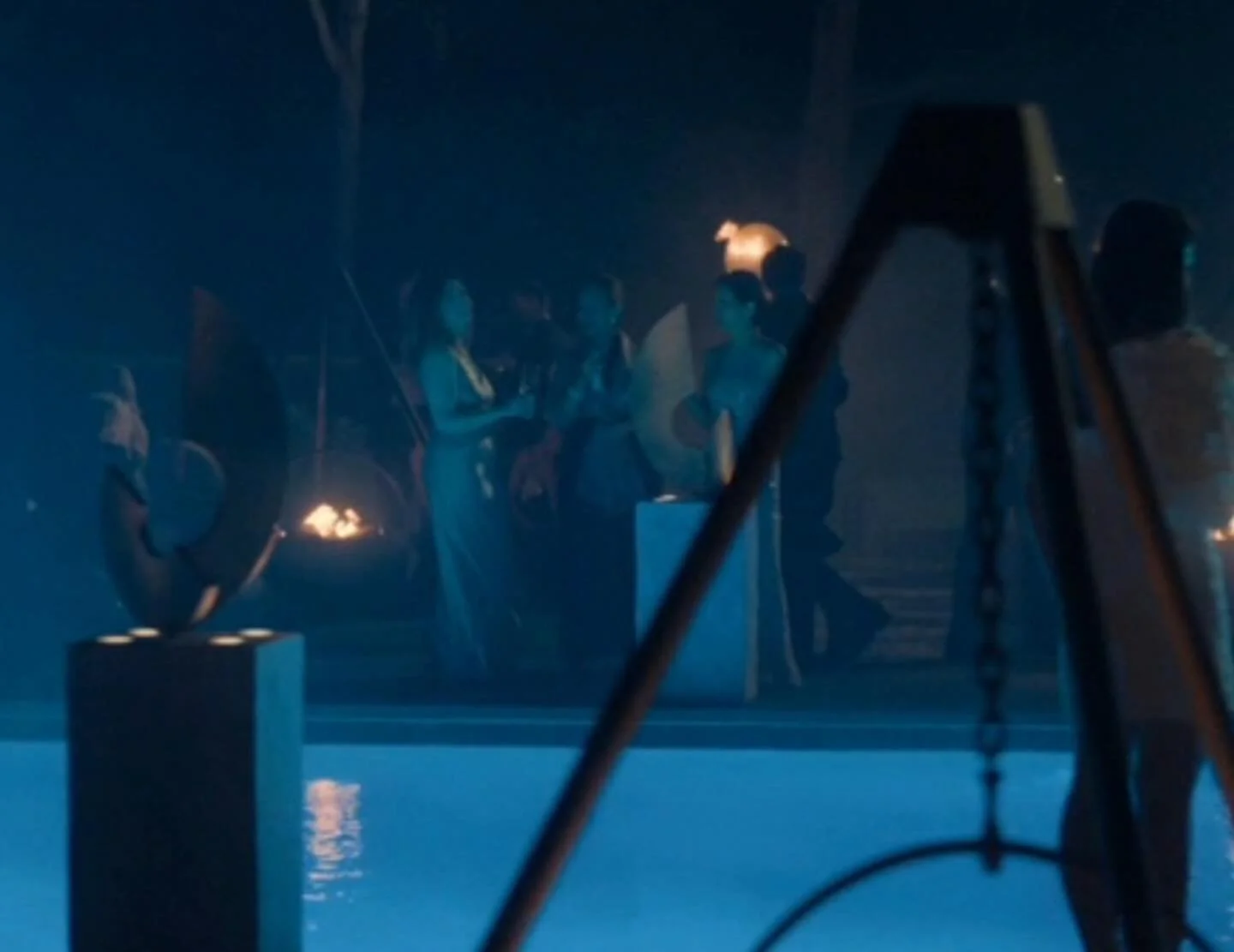 So fun to see myself on this week&rsquo;s premiere of Your Friends and Neighbors Season 2! Loved getting to meet actors like Jon Hamm and James Marsden and spend time on this type of set. Plus who doesn&rsquo;t love a party? 💕🎬

#actorslife #behind