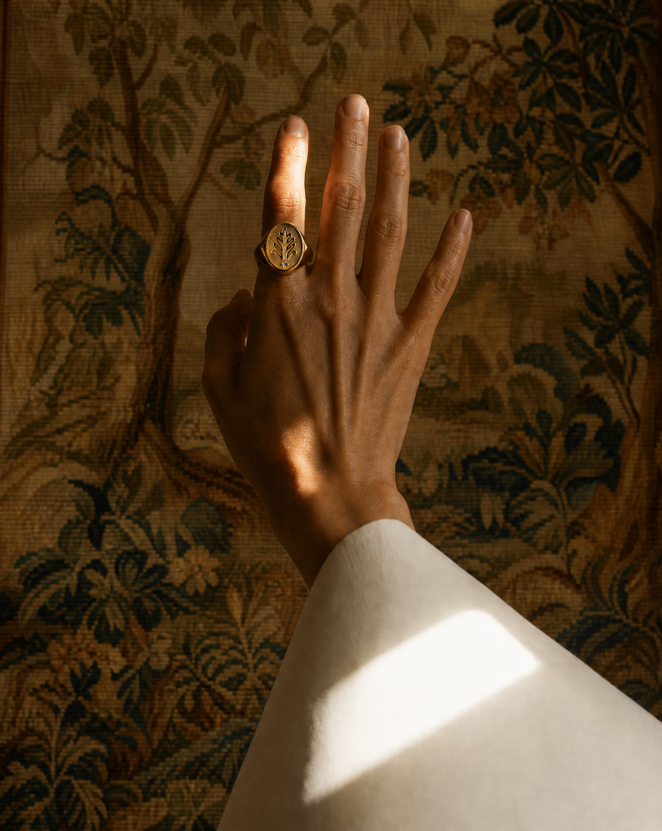 Chirma signet ring in 18k gold-plated sterling silver inspired by traditional Afghan Chirmadozi motifs.
