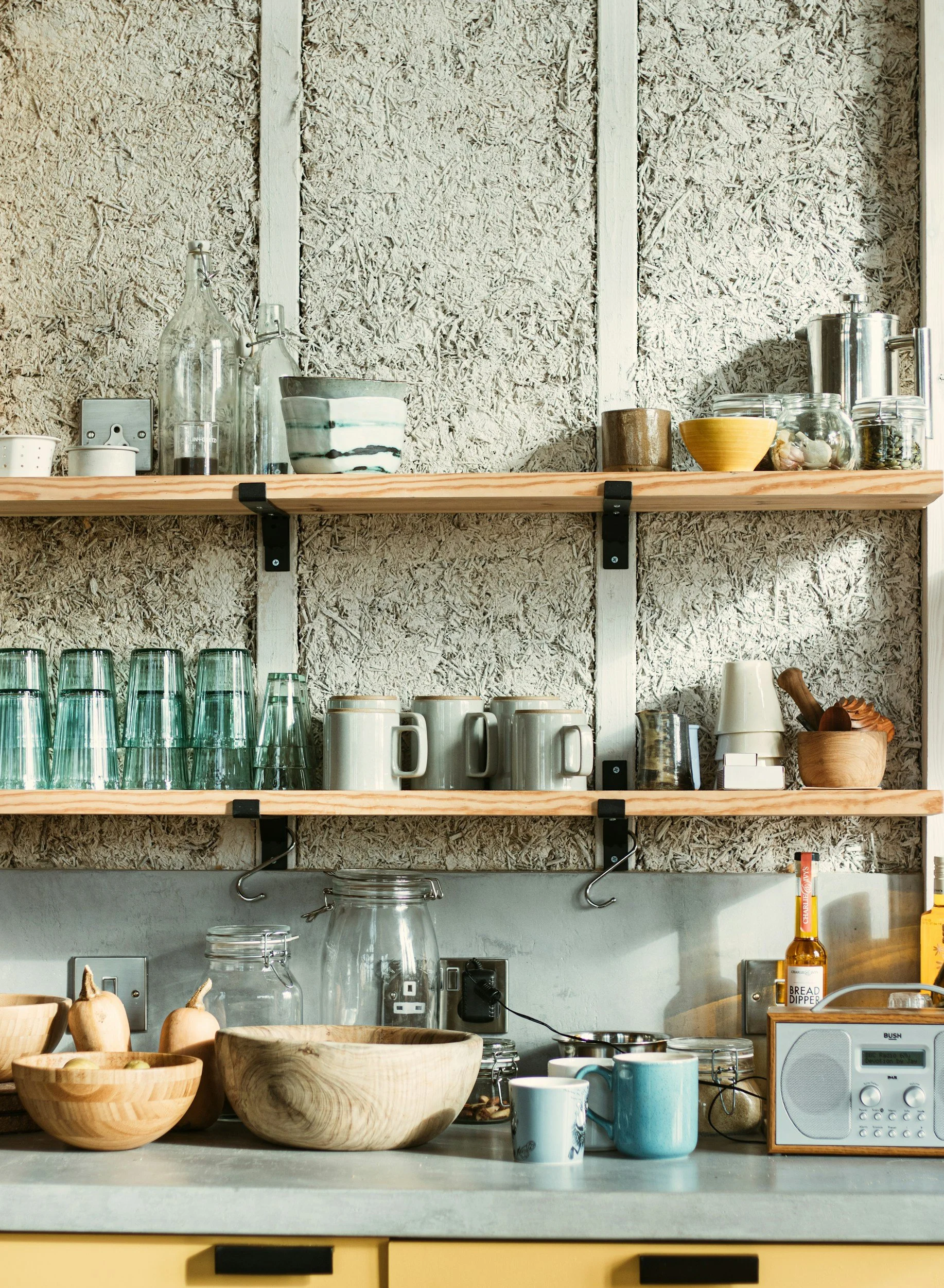 Open Kitchen Shelving: Where Everyday Life Gets a Moment