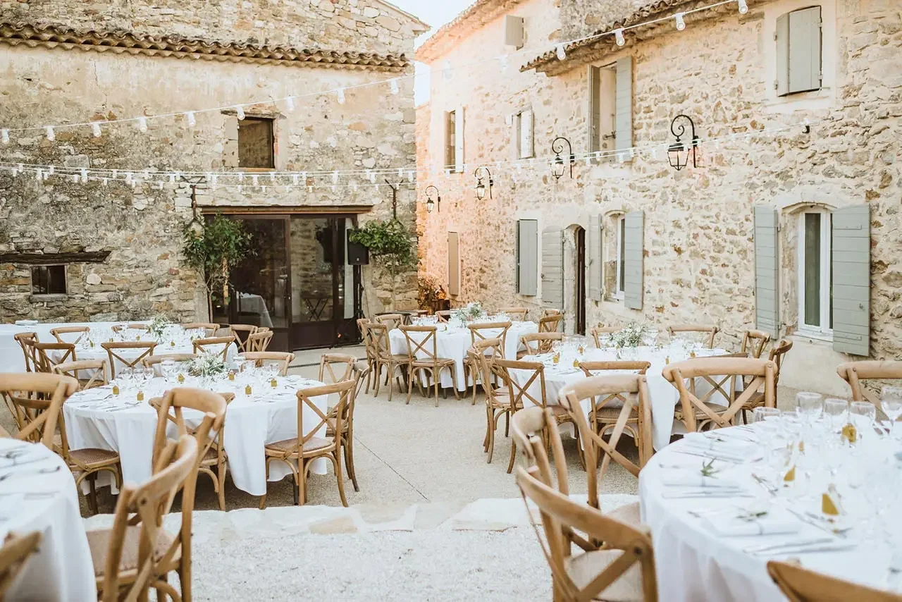 Cour-Clos-du-Tuilier.webp