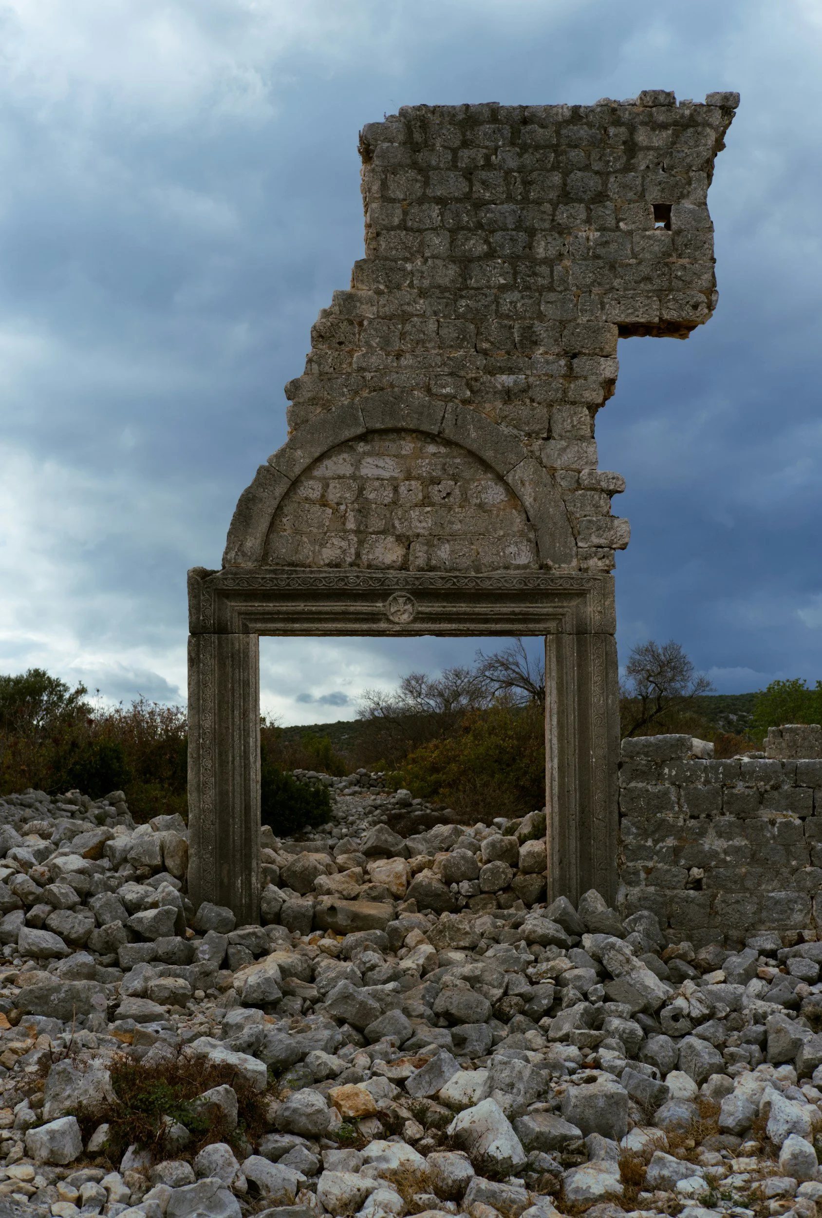 Why societies fall – rethinking risk, power, and resilience across history