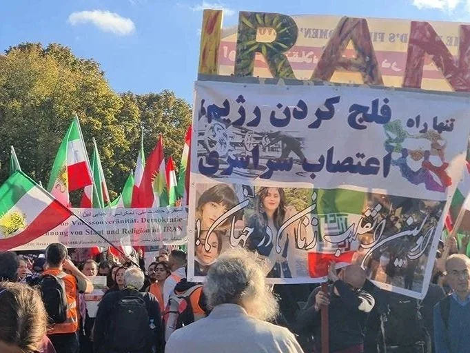 You Can’t Have a Revolution Without Revolution