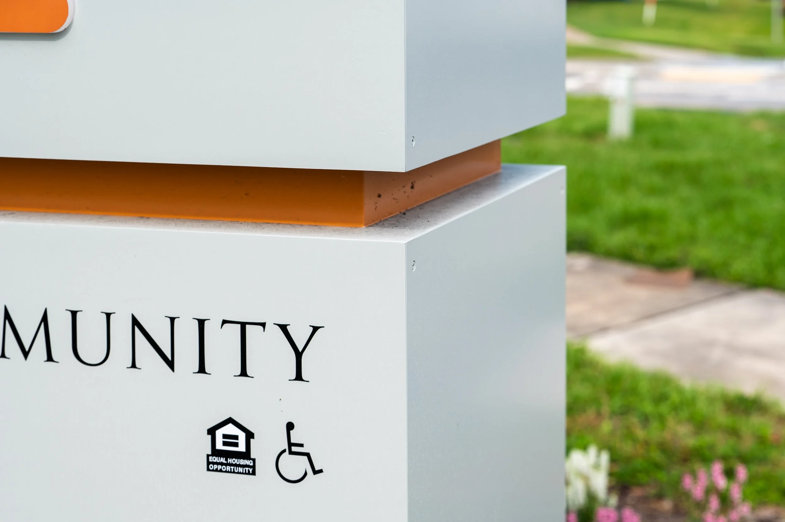 VI-Grady Square Monument-9.jpg