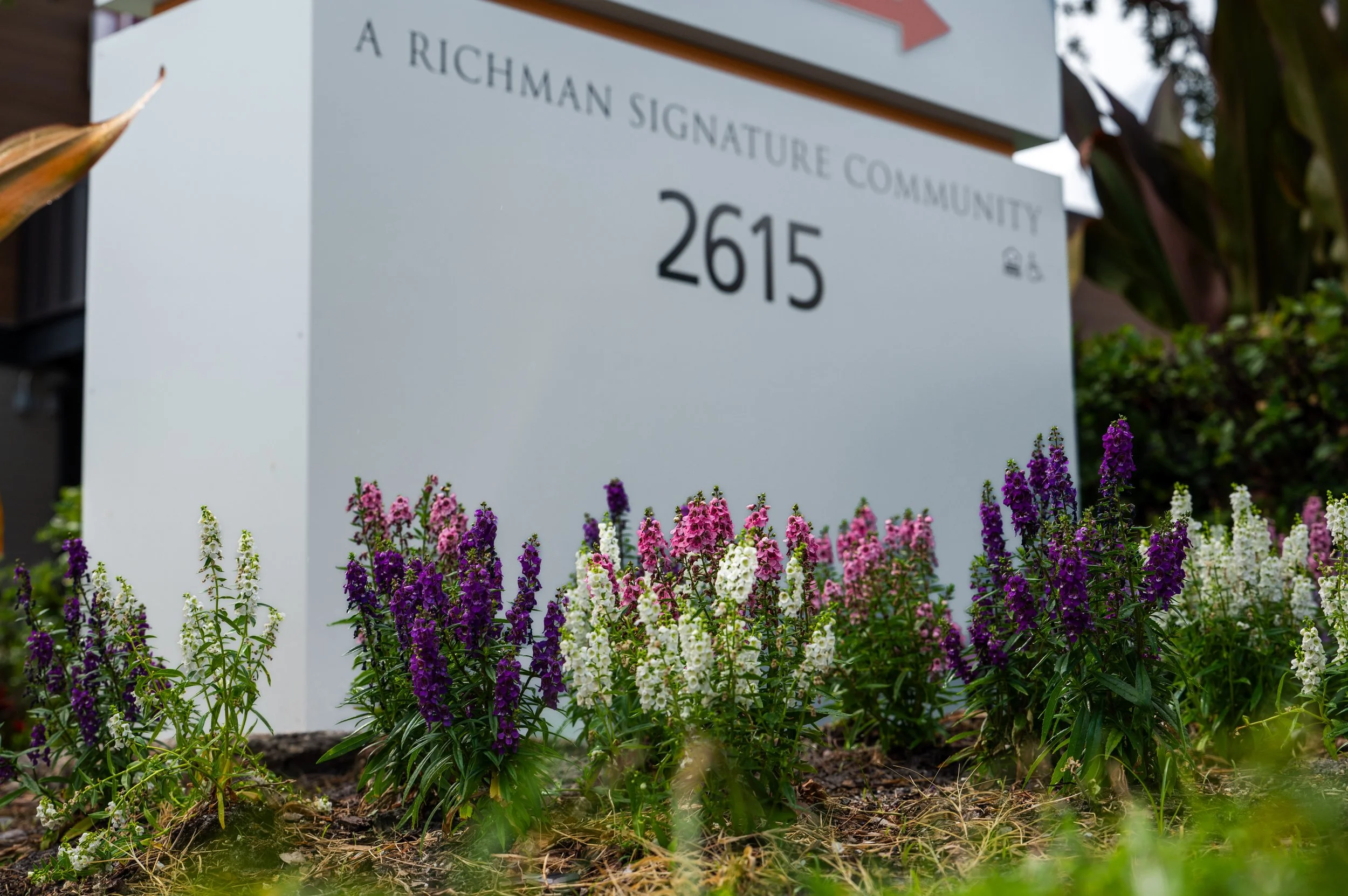 VI-Grady Square Monument-11.jpg