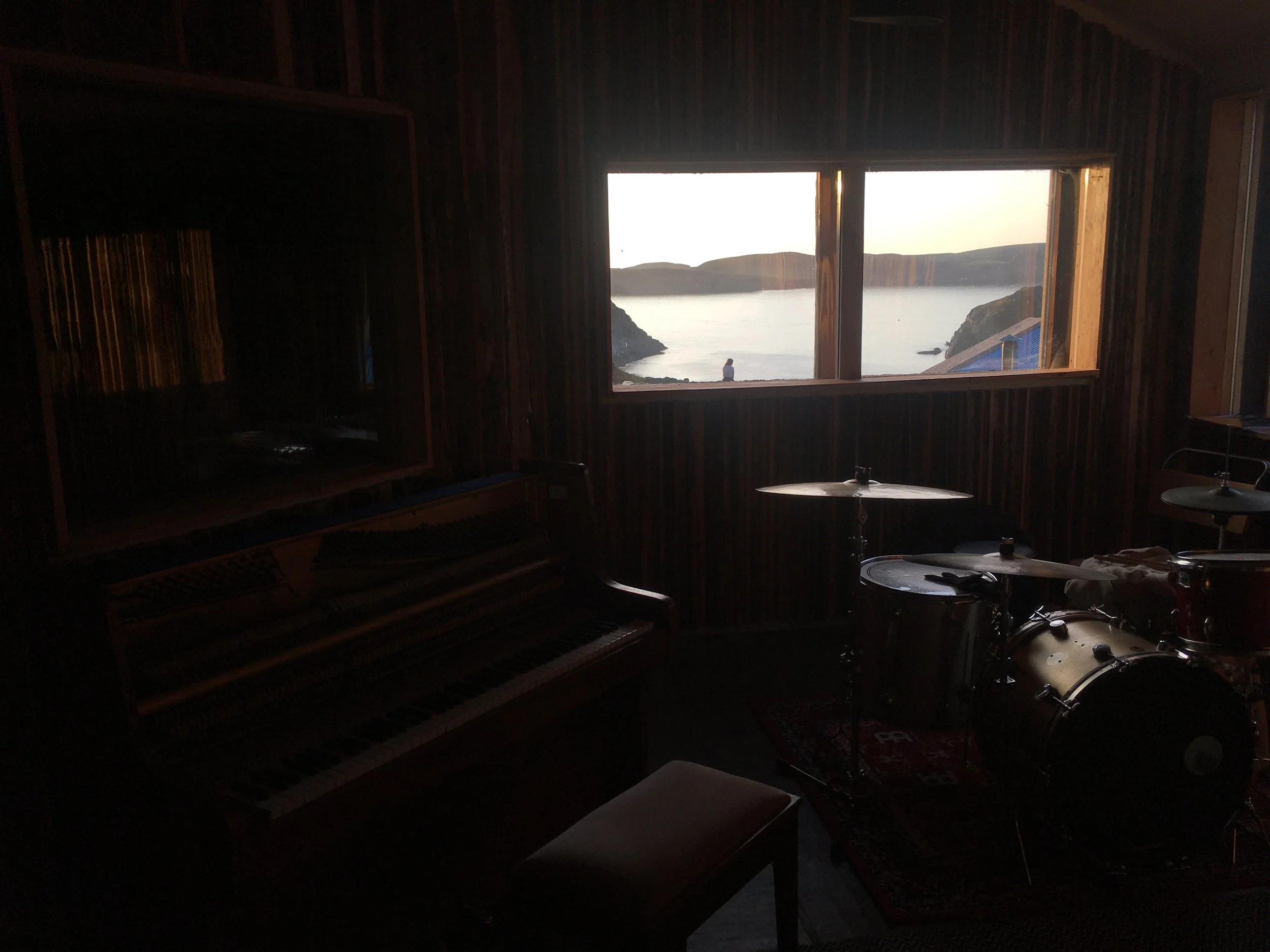 live room to vew.JPG