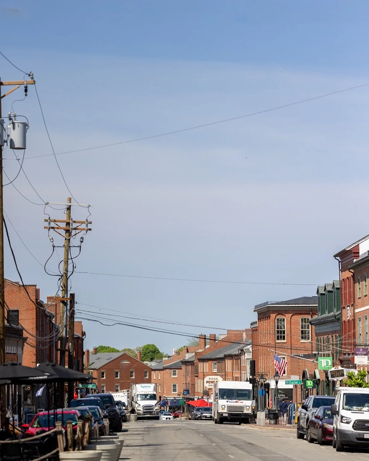 Newburyport homes could sell in 21 hours a few years ago.

Today, it&rsquo;s like 21 days. That doesn&rsquo;t mean the market is weak.

When a market shifts from frantic to thoughtful, the opportunities shift too.

◾️Buyers: here&rsquo;s the hope you