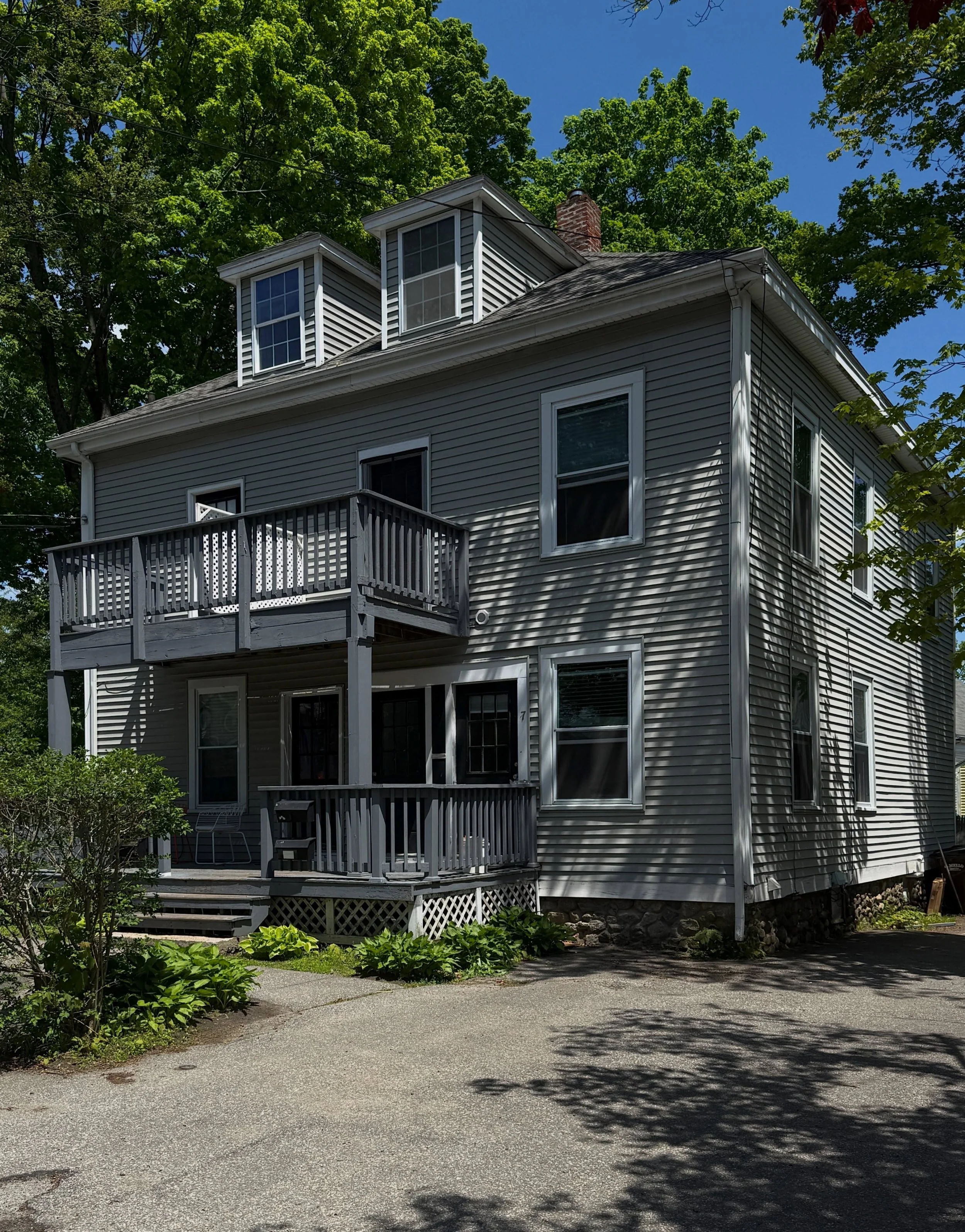 I&rsquo;m opening the doors to two properties this week in Amesbury

Both under $400,000 (!)

These two units (in a 4 unit property) offer a lot of flexibility and options for buyers.

Whether you&rsquo;re:
&bull; Buying your first home: a great pric