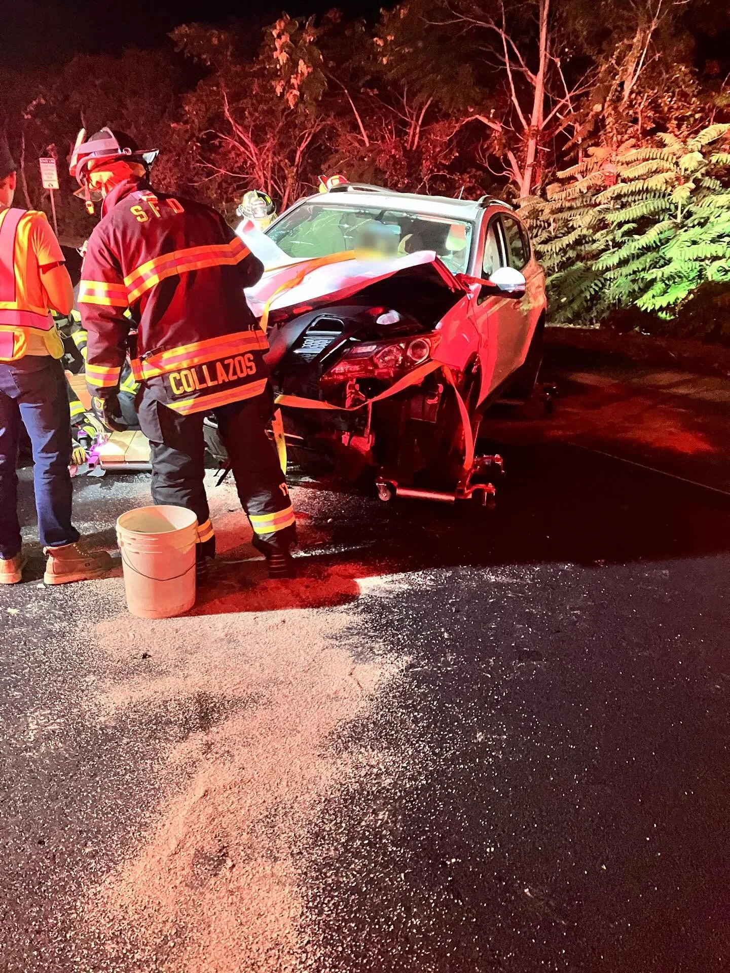 🚑🚑 Multi-car MVA response &mdash; On Wednesday at approximately 19:40, our crews responded with two rigs to a 4-car motor vehicle accident. Teams assessed multiple patients, secured the scene, and coordinated transport as needed. Thank you to all p