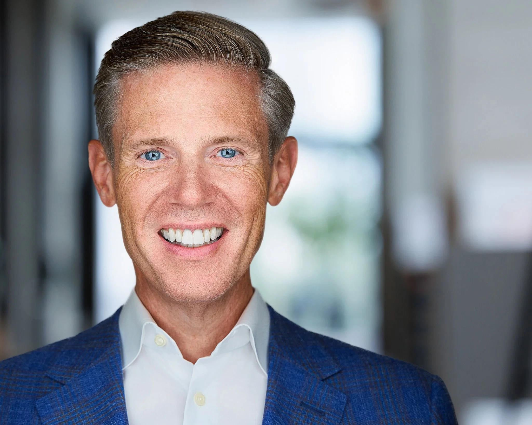 Headshot of insurance broker. Dallas CEO headshot. Jessica Mills Photography.