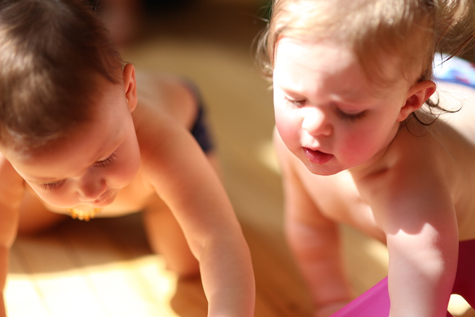 Self-organized Baby Groups