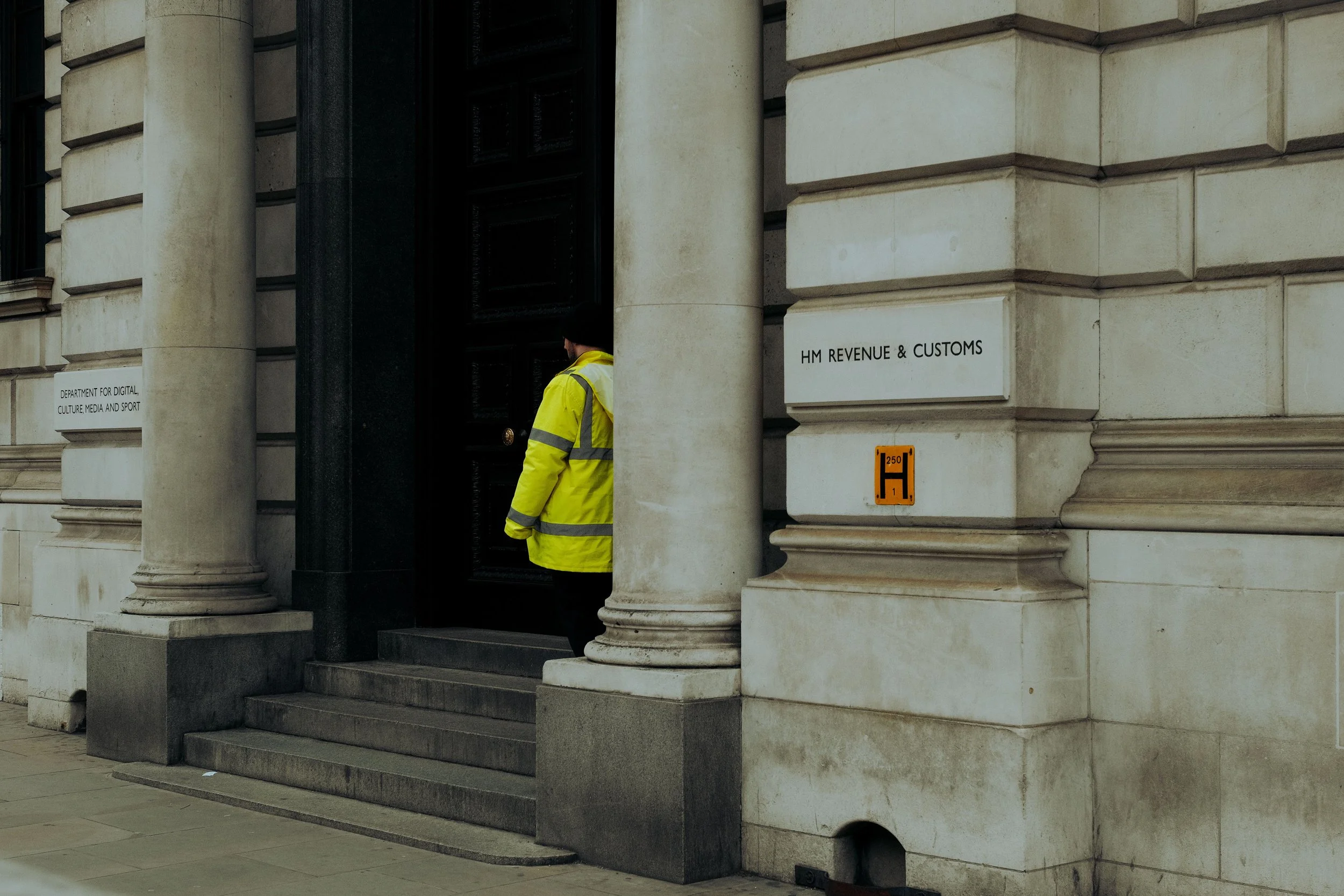 HMRC's IHT400 Warning Sends an Important Message: Don't Guess.