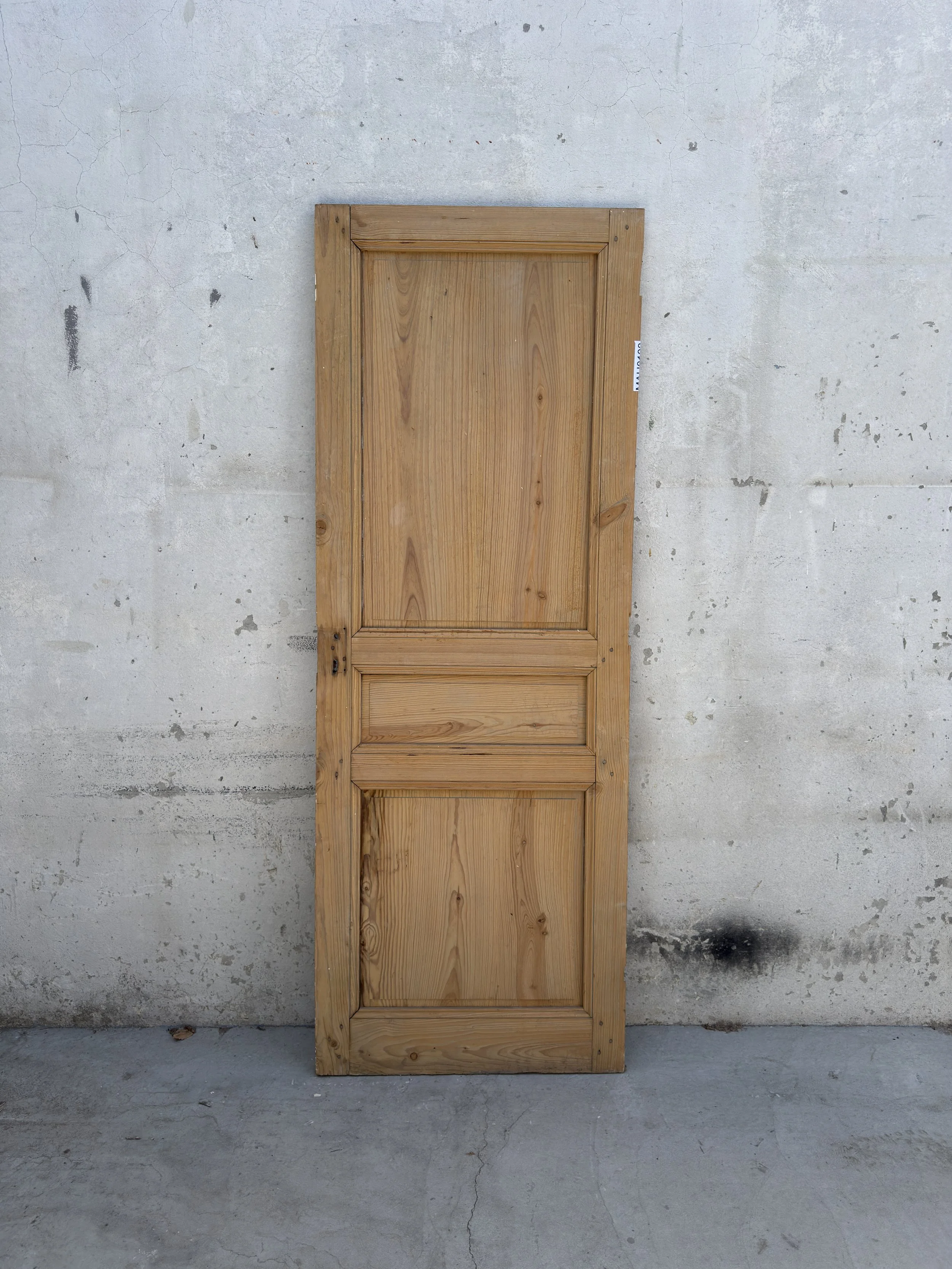 MAU0103
Porte ancienne
H. 1970 × L. 720 mm
1 vantail
Brut