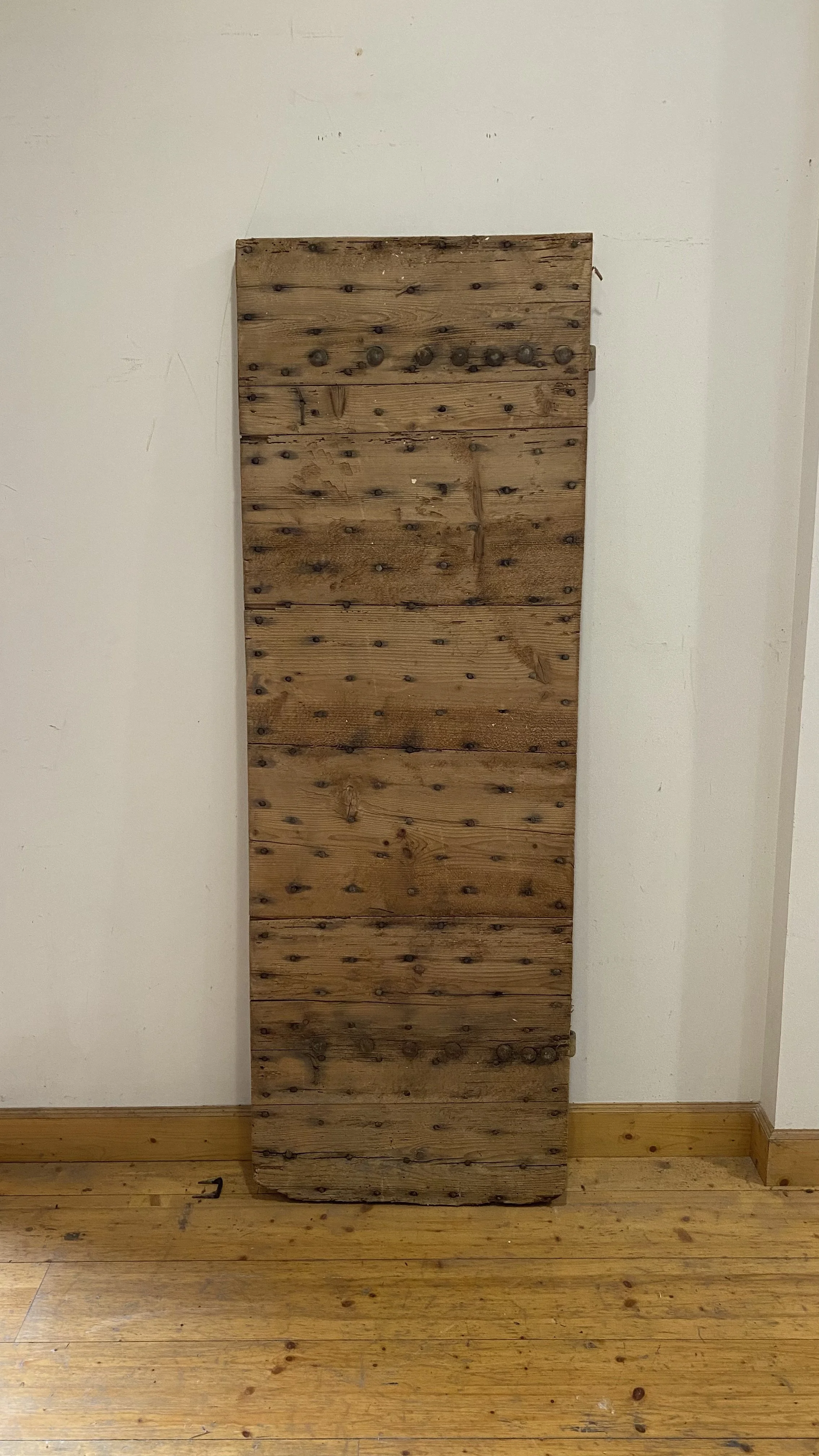 MAU-PO-006
Porte ancienne
H. 1810 × L. 610 mm
1 vantail
Brut