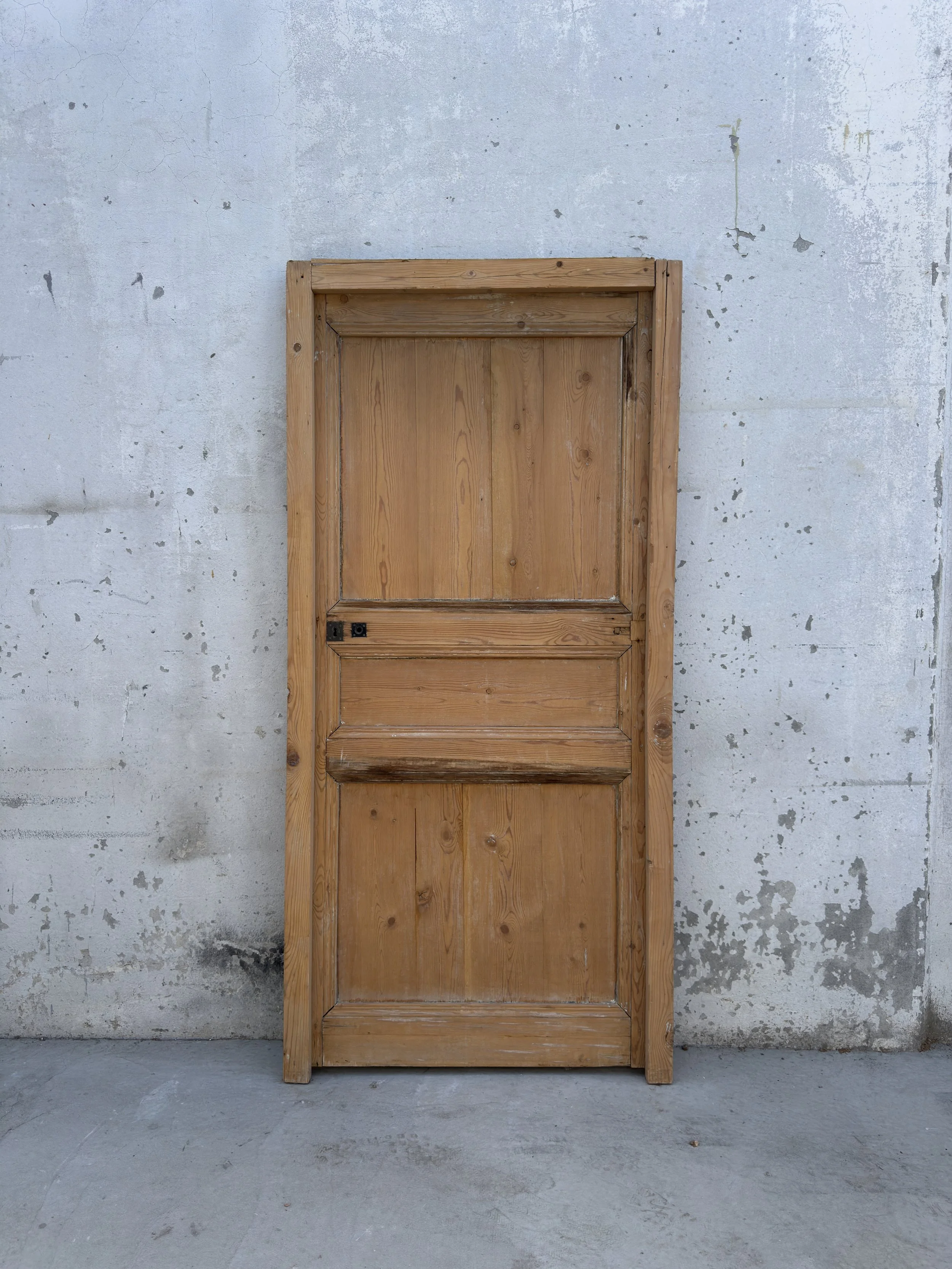 MAU0102
Porte ancienne
H. 1930 × L. 920 mm
1 vantail
Brut